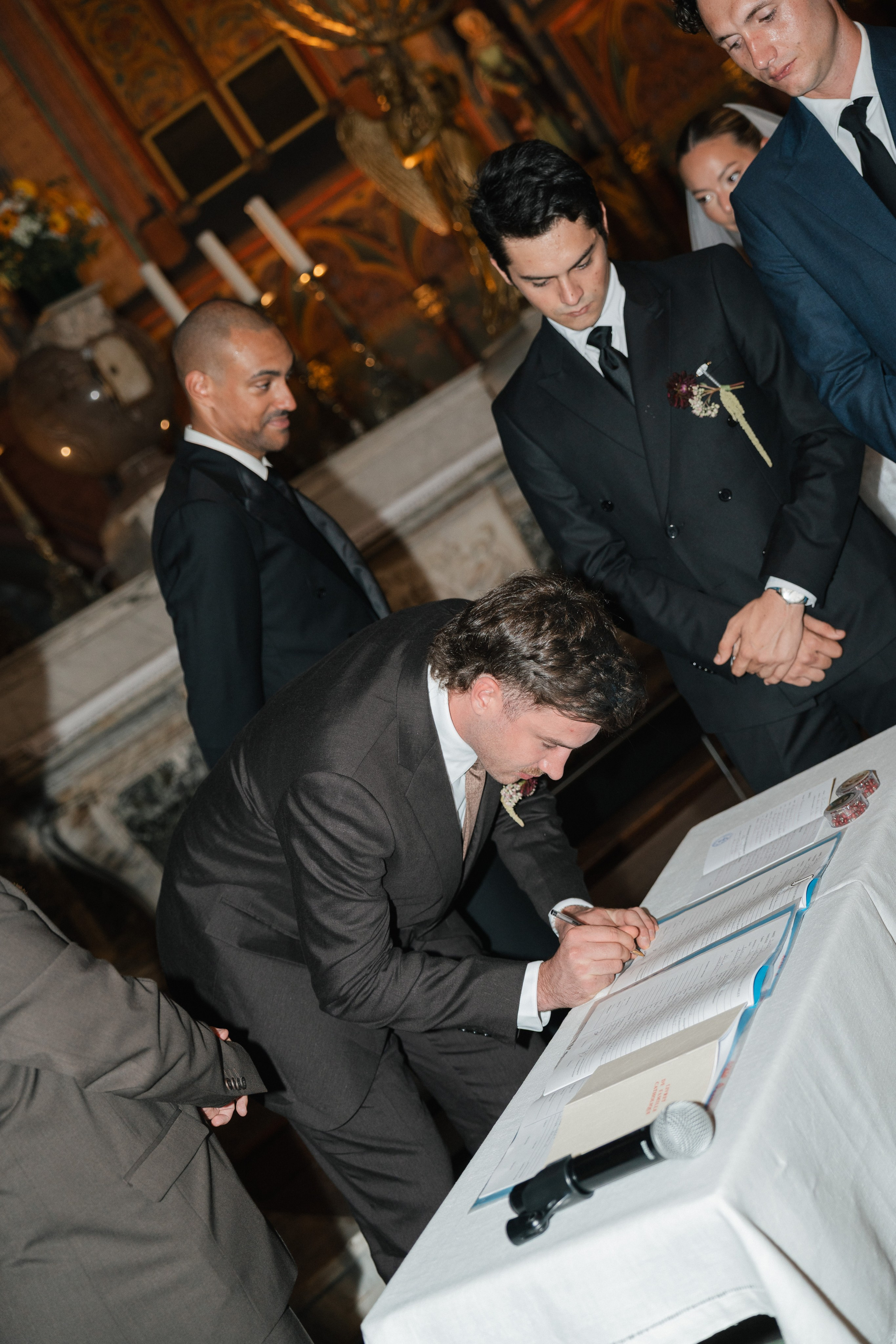 Full wedding gallery - 14h de couverture. Lucy Hubert — Photographe de mariage à Paris et en France