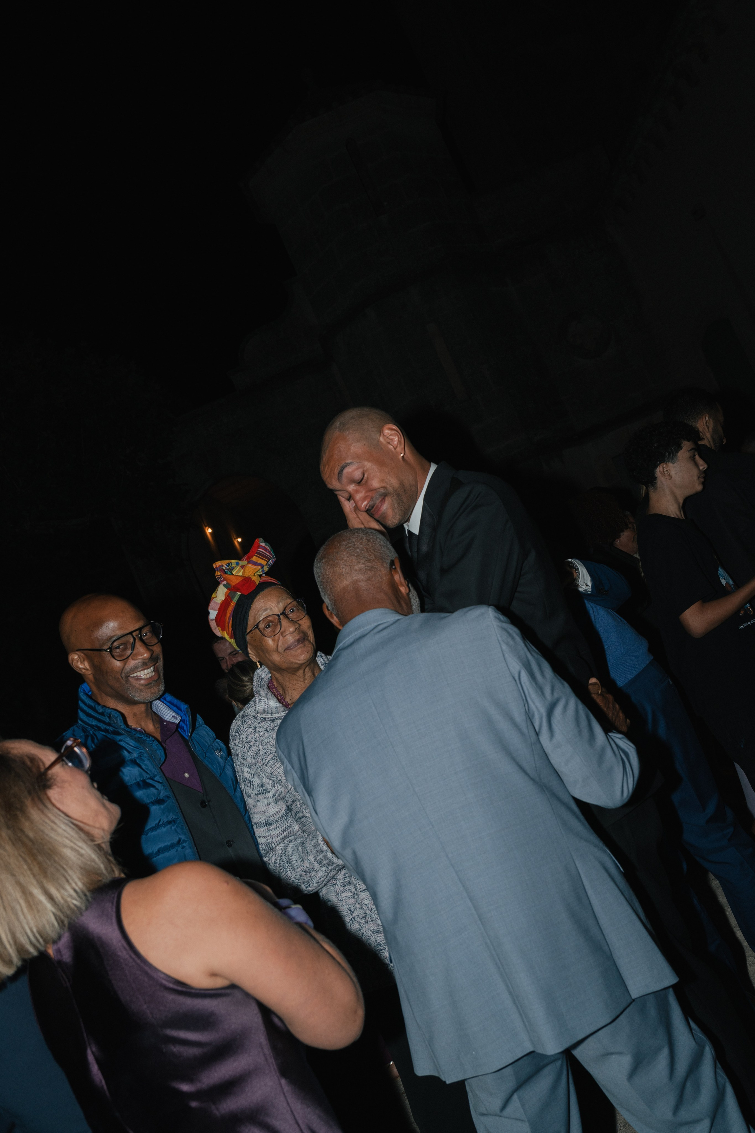Full wedding gallery - 14h de couverture. Lucy Hubert — Photographe de mariage à Paris et en France
