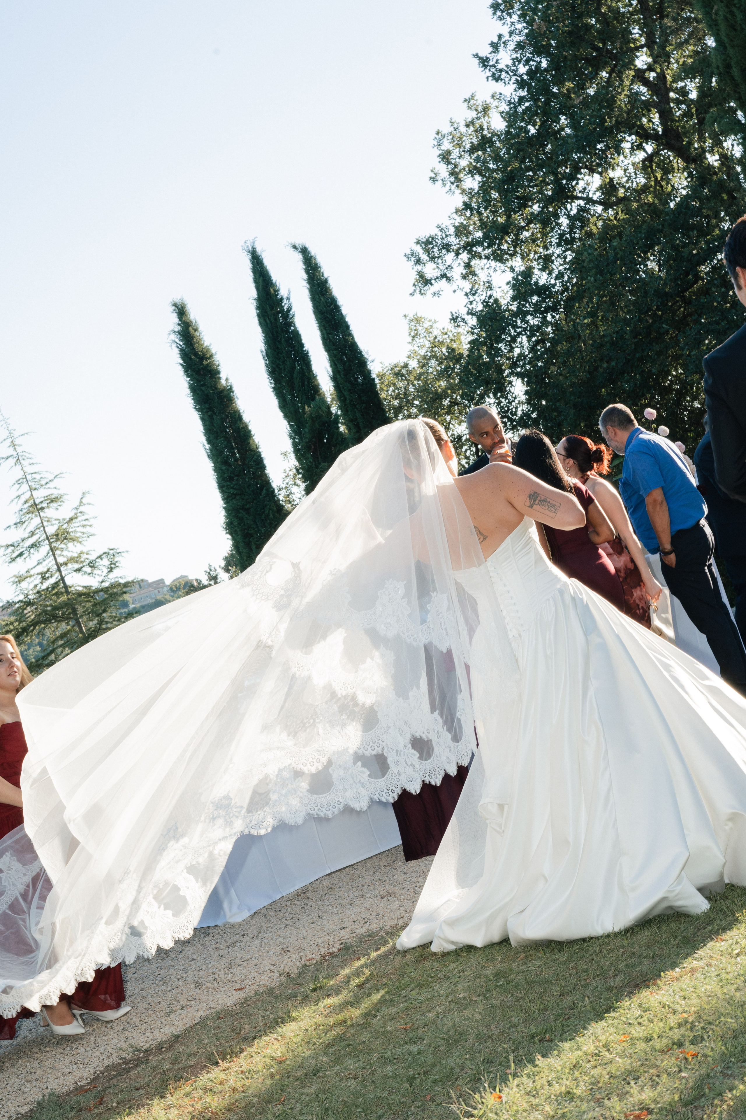 Full wedding gallery - 14h de couverture. Lucy Hubert — Photographe de mariage à Paris et en France