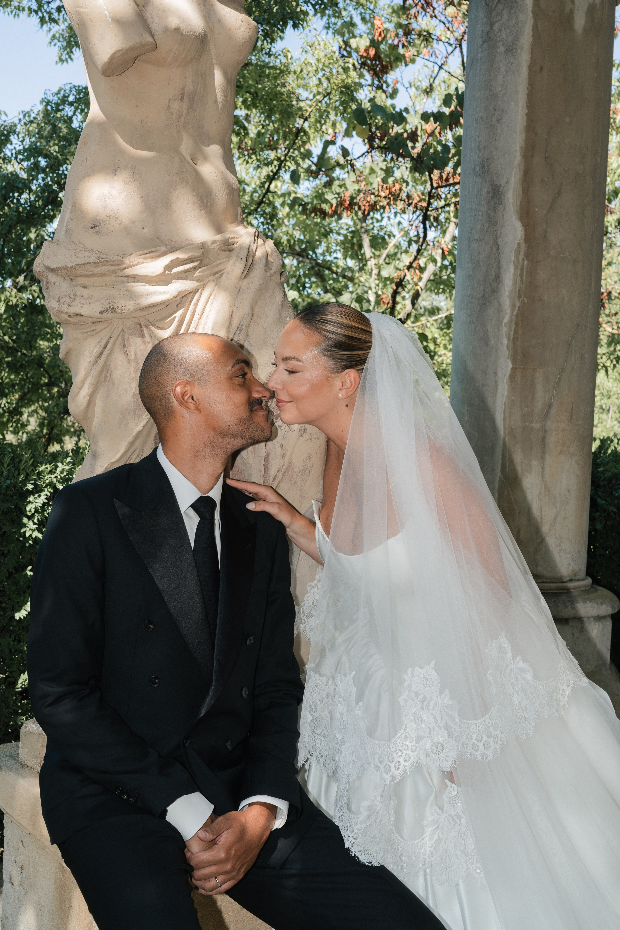 Full wedding gallery - 14h de couverture. Lucy Hubert — Photographe de mariage à Paris et en France