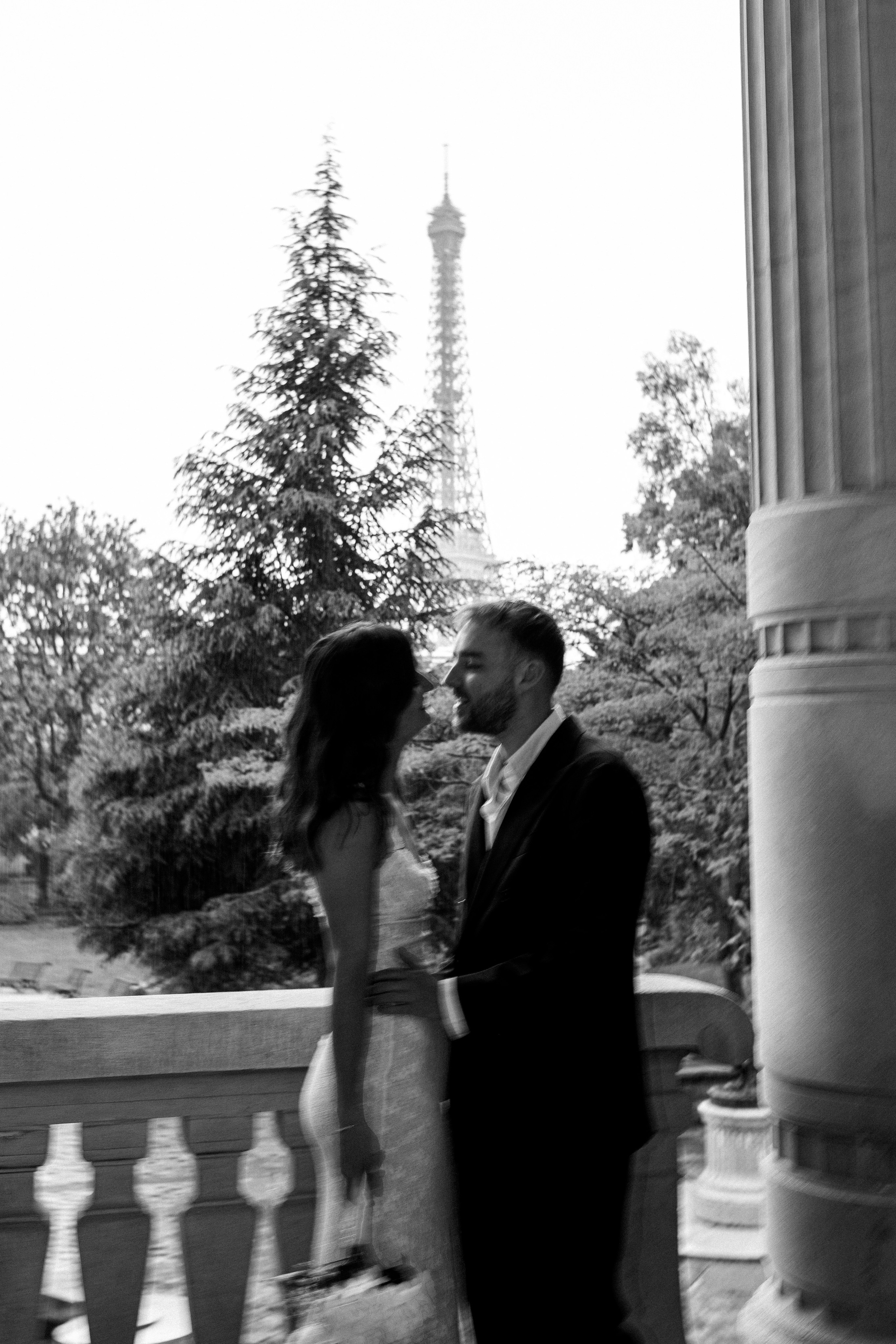 Pré-engagement à Paris. Lucy Hubert — Photographe de mariage à Paris et en France