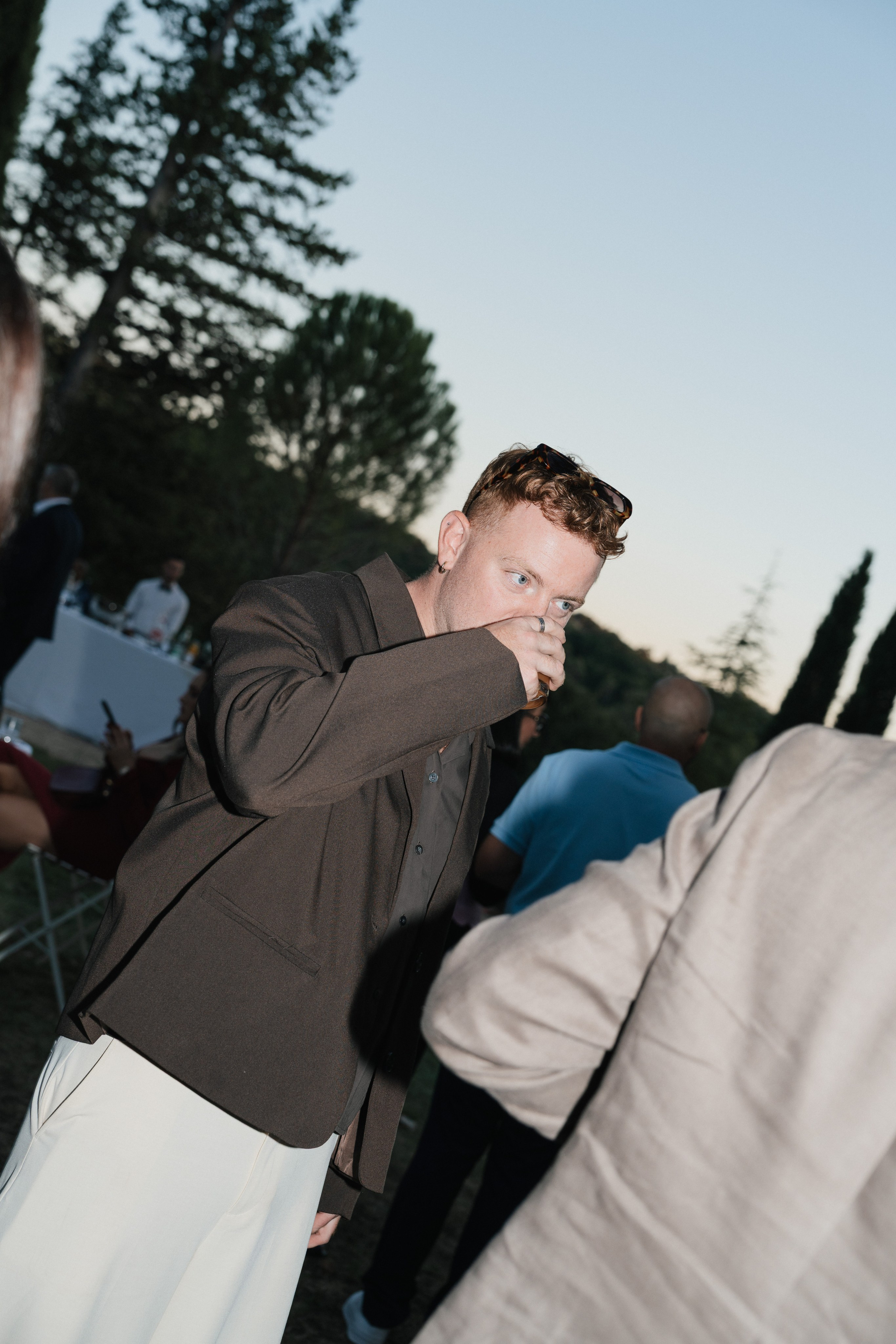 Full wedding gallery - 14h de couverture. Lucy Hubert — Photographe de mariage à Paris et en France