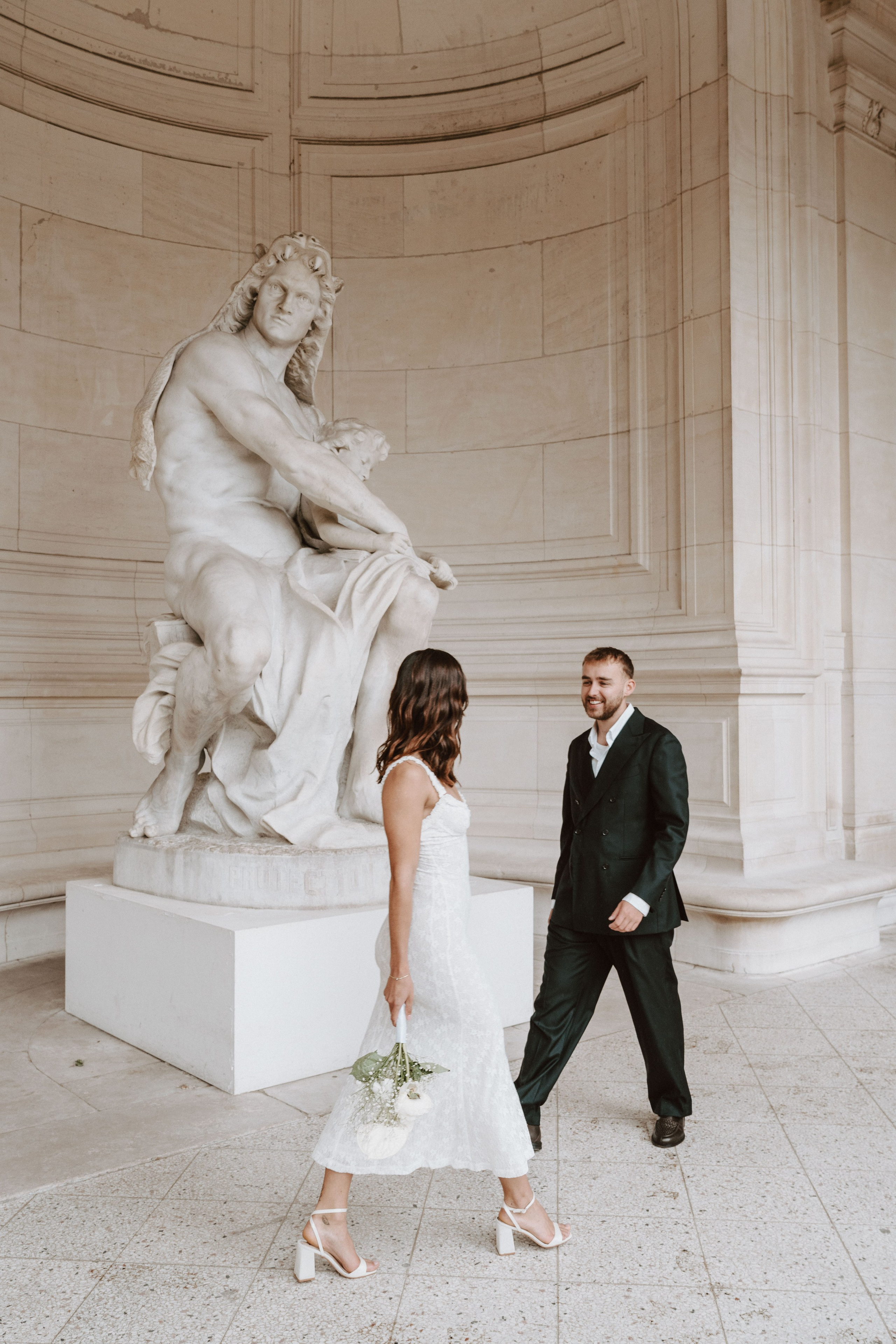 Pré-engagement à Paris. Lucy Hubert — Photographe de mariage à Paris et en France