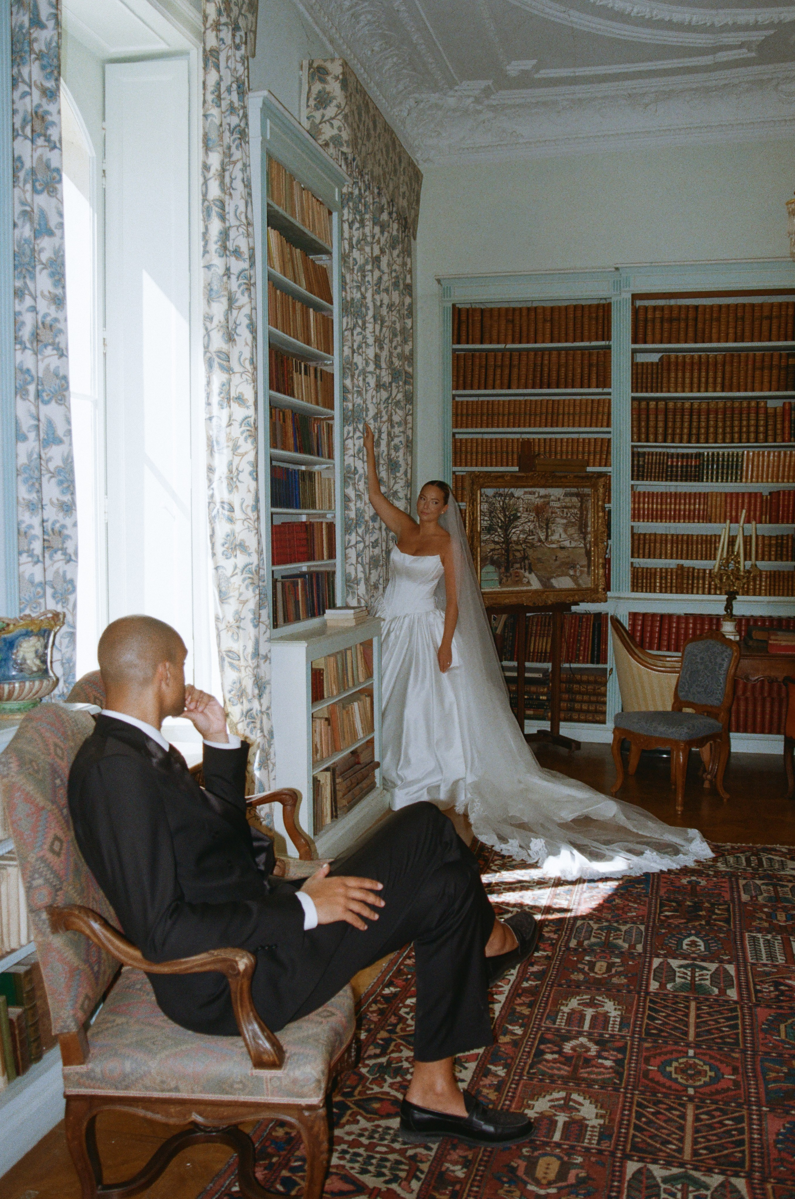 À l’argentique. Lucy Hubert — Photographe de mariage à Paris et en France