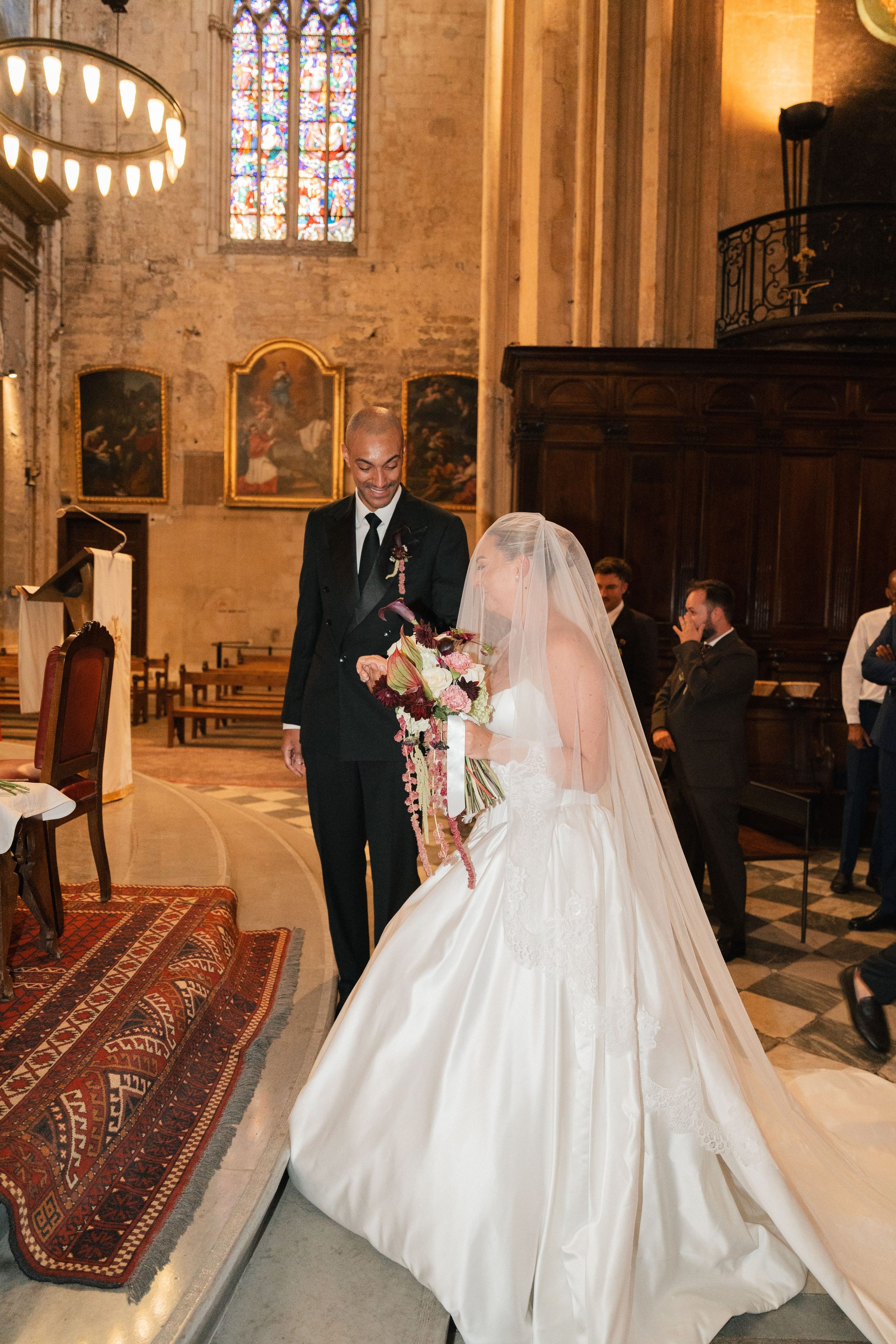 Full wedding gallery - 14h de couverture. Lucy Hubert — Photographe de mariage à Paris et en France