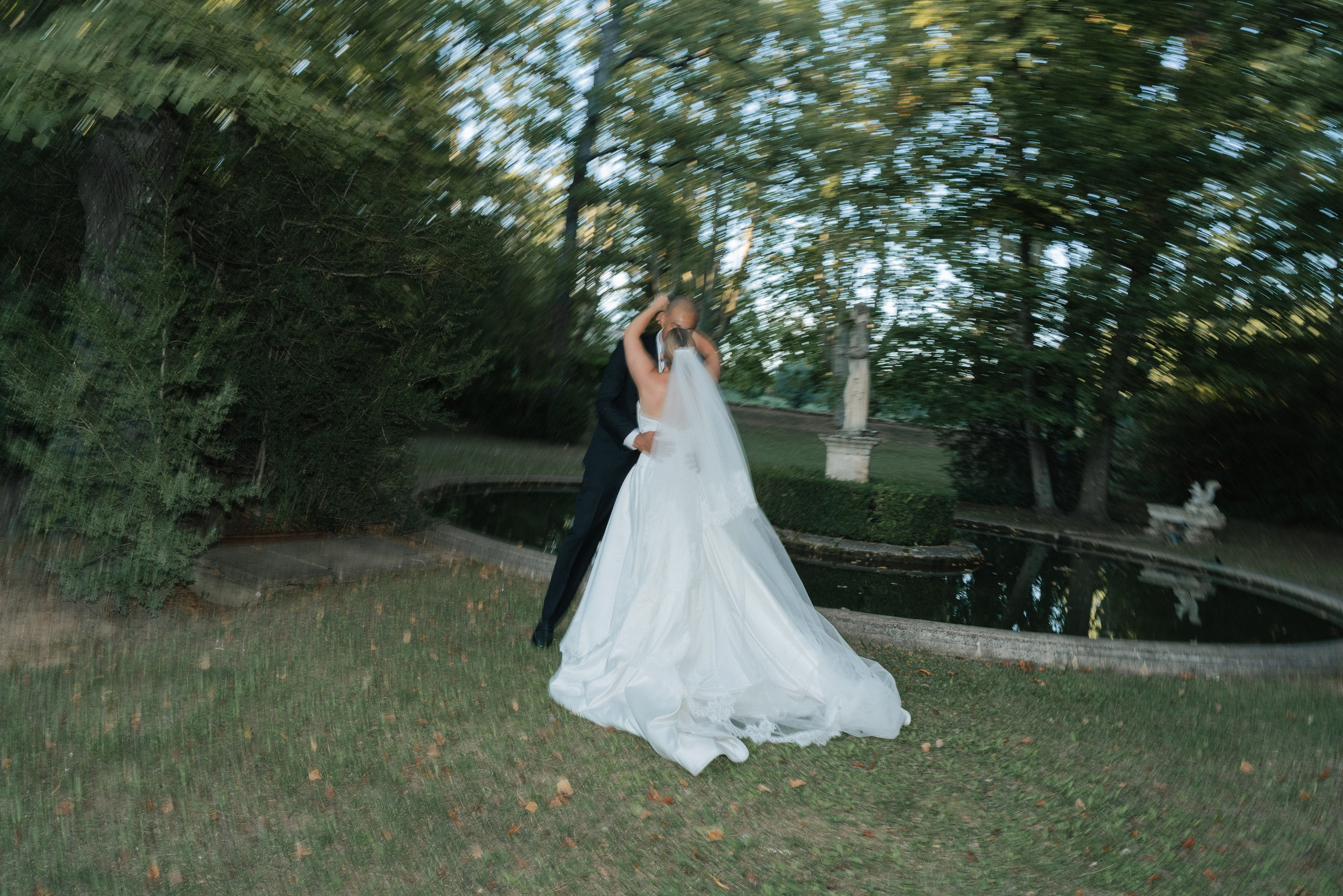 Full wedding gallery - 14h de couverture. Lucy Hubert — Photographe de mariage à Paris et en France