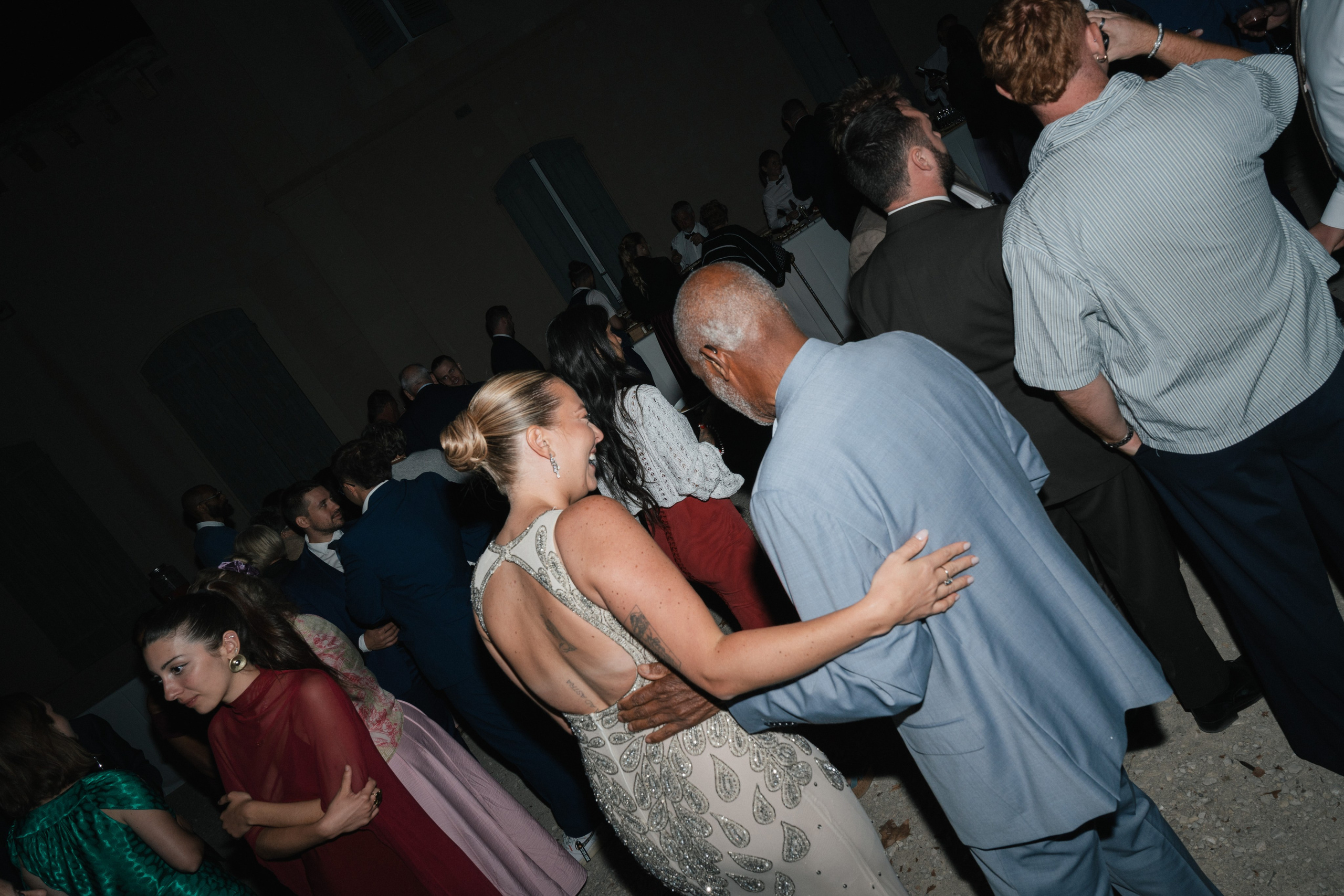 Full wedding gallery - 14h de couverture. Lucy Hubert — Photographe de mariage à Paris et en France