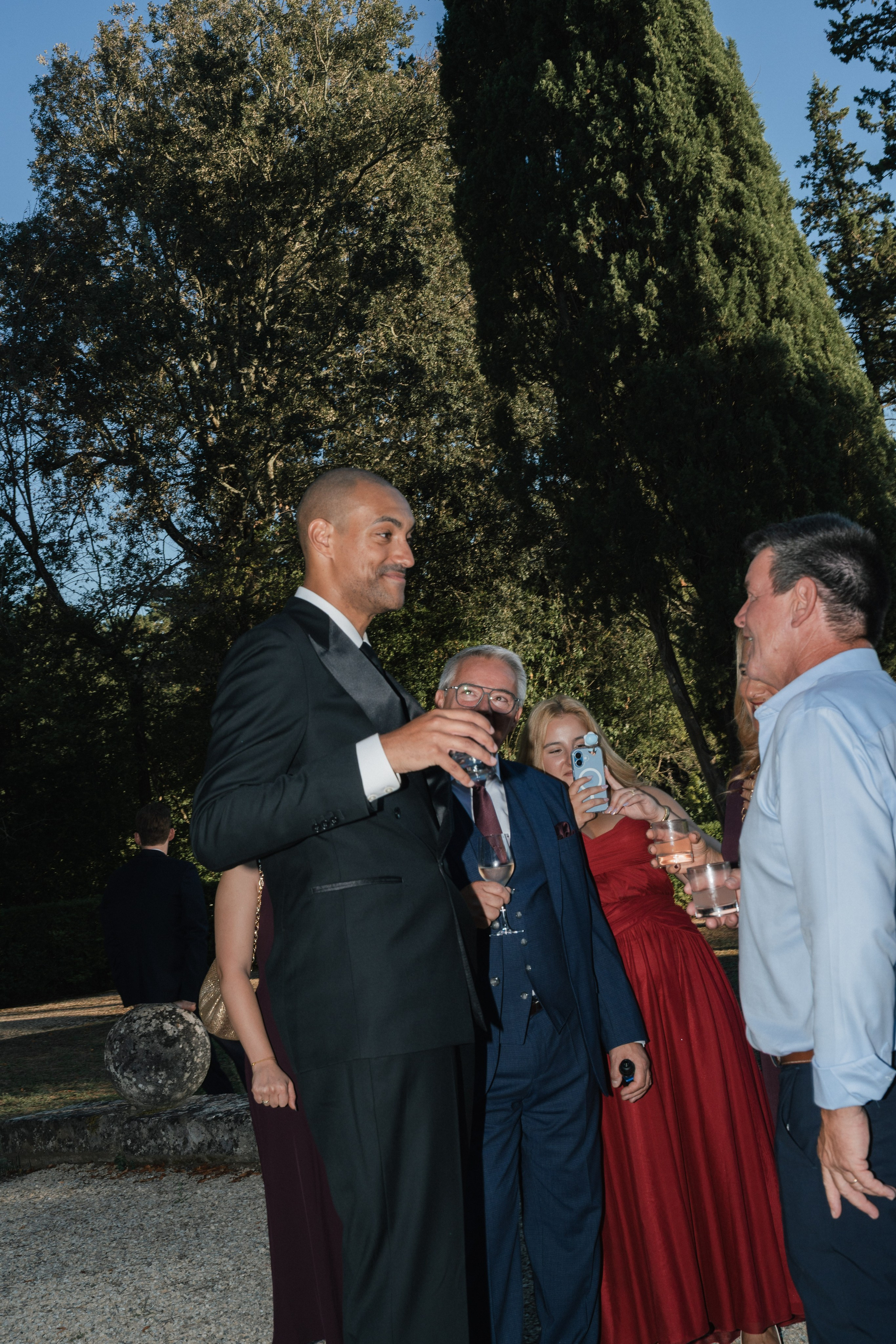 Full wedding gallery - 14h de couverture. Lucy Hubert — Photographe de mariage à Paris et en France