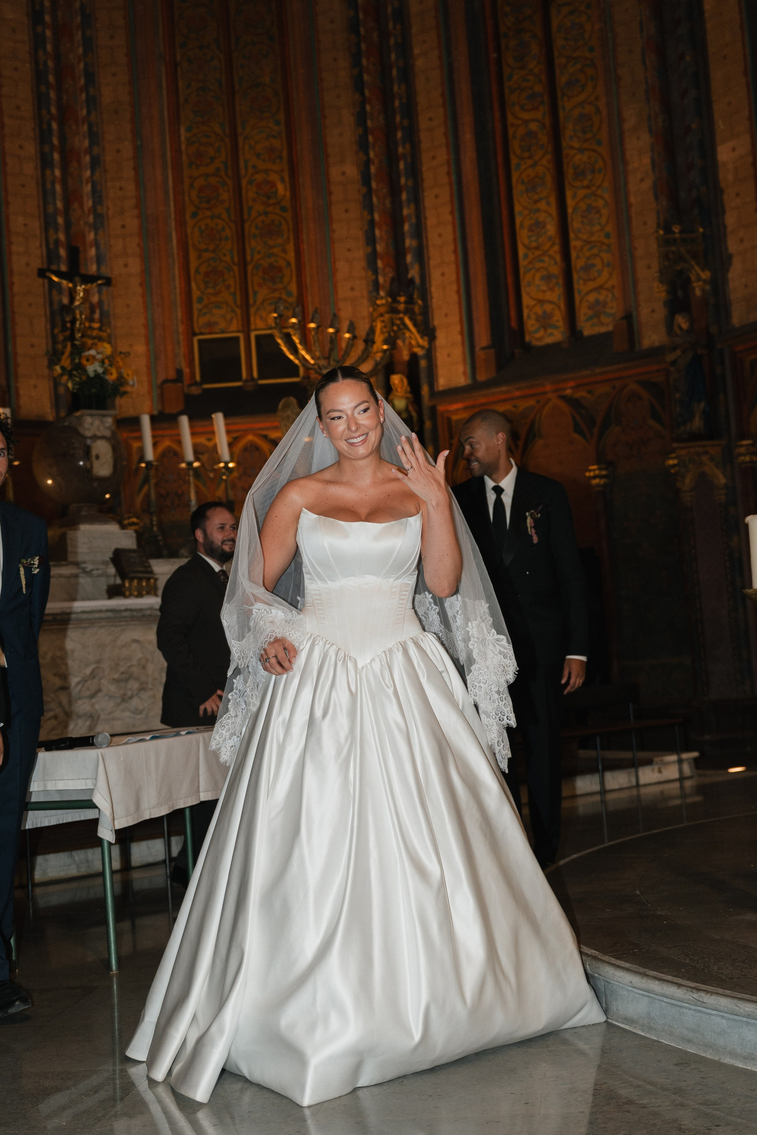 Full wedding gallery - 14h de couverture. Lucy Hubert — Photographe de mariage à Paris et en France
