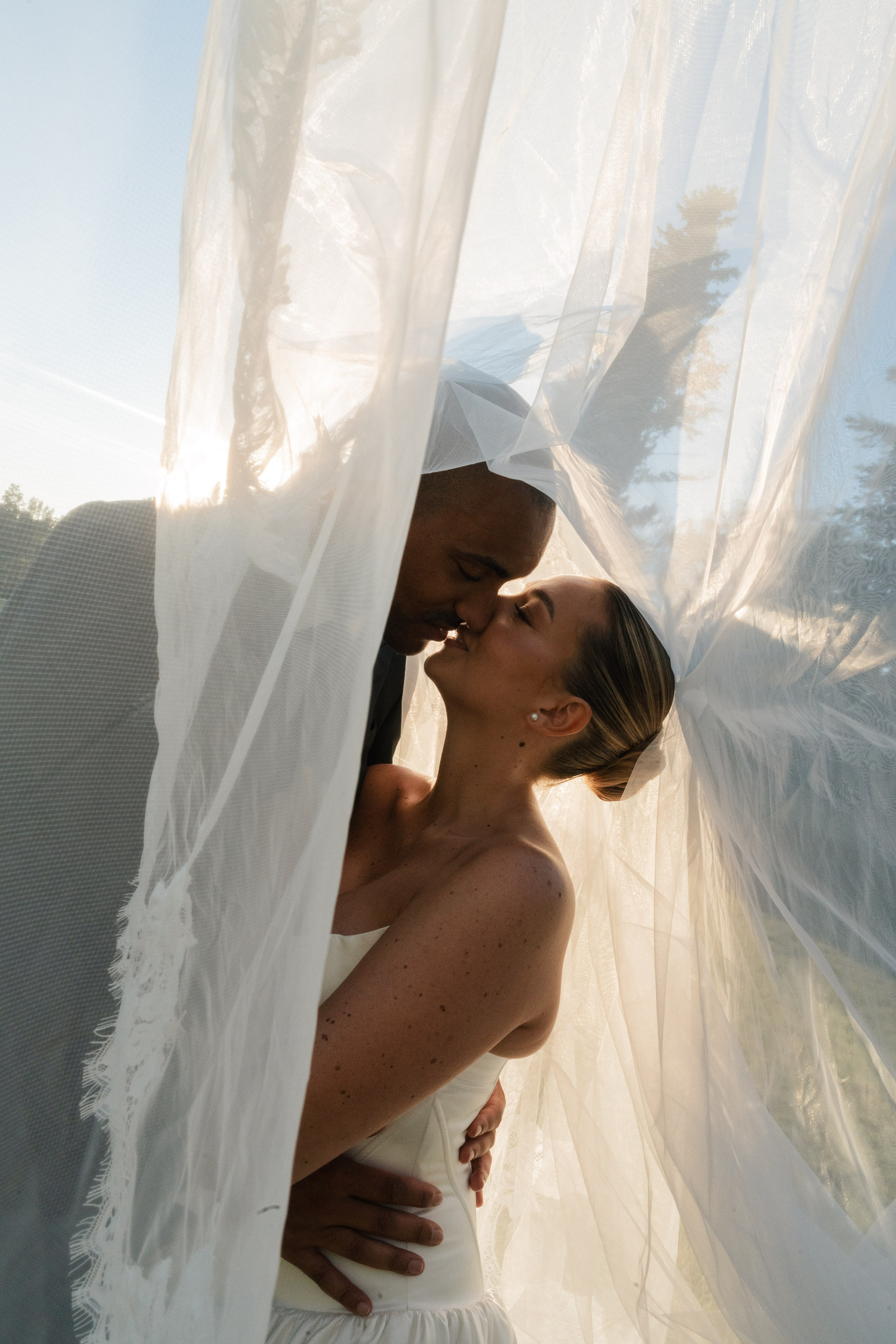 Full wedding gallery - 14h de couverture. Lucy Hubert — Photographe de mariage à Paris et en France