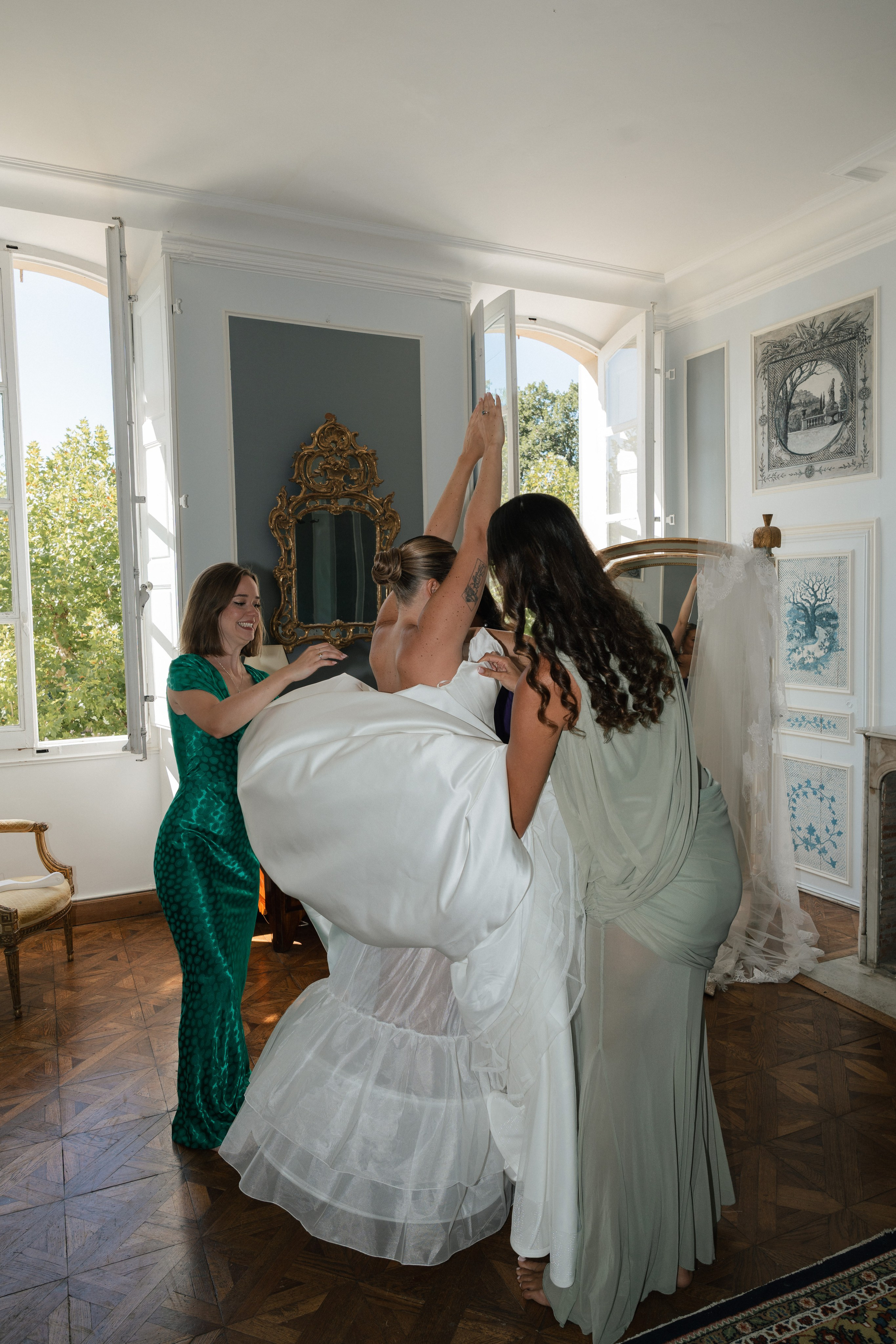 Full wedding gallery - 14h de couverture. Lucy Hubert — Photographe de mariage à Paris et en France