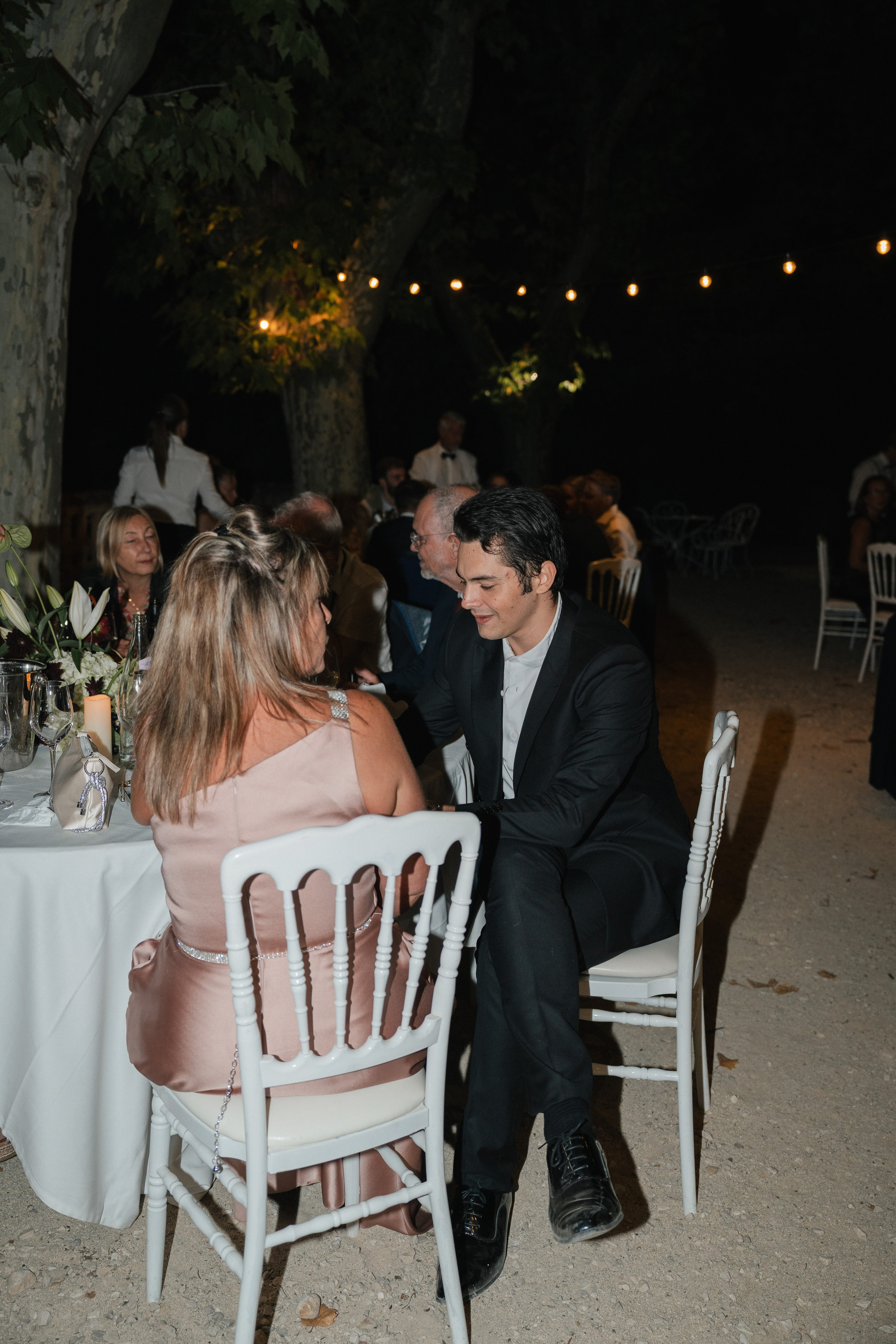 Full wedding gallery - 14h de couverture. Lucy Hubert — Photographe de mariage à Paris et en France