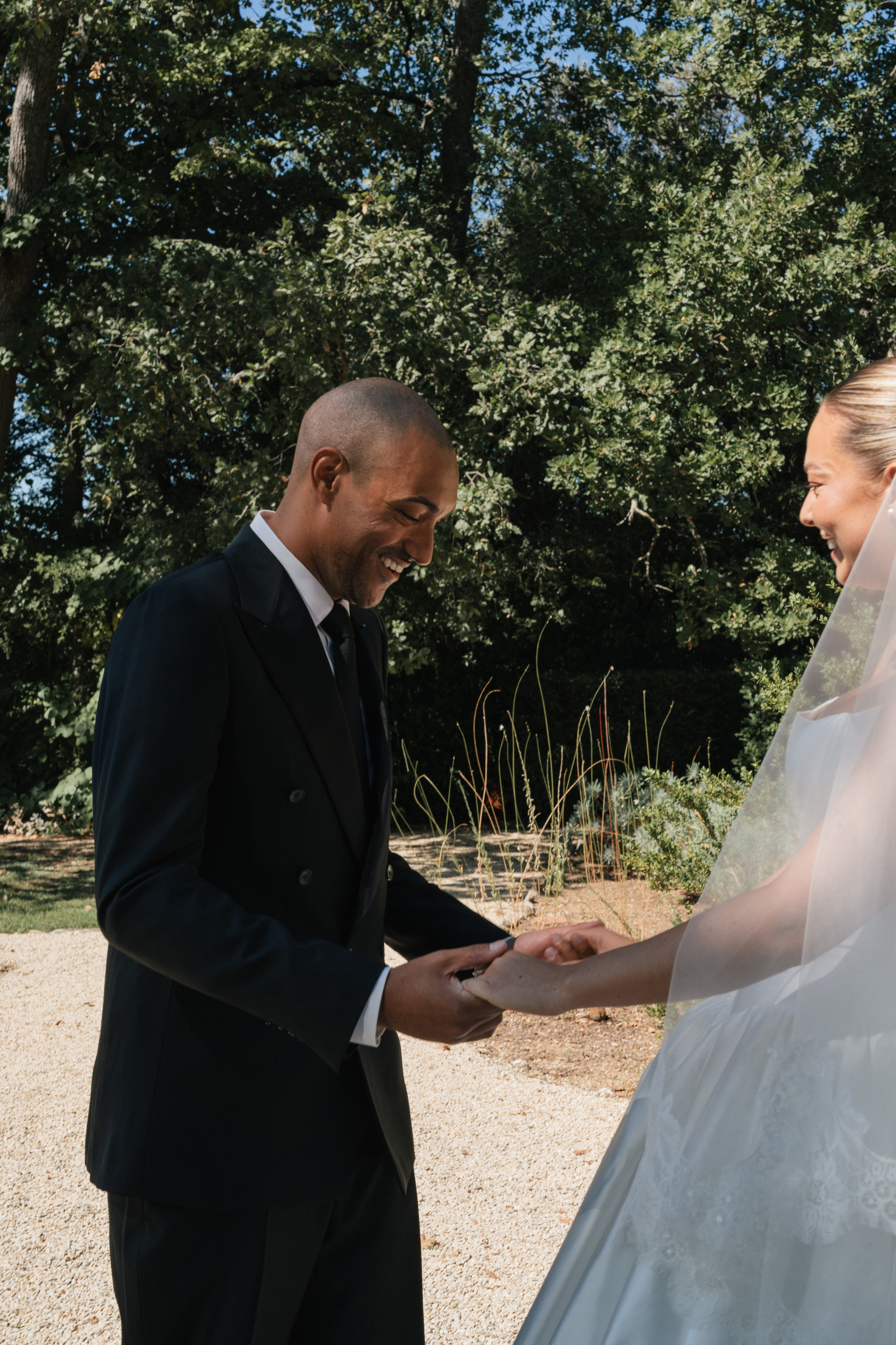 Full wedding gallery - 14h de couverture. Lucy Hubert — Photographe de mariage à Paris et en France