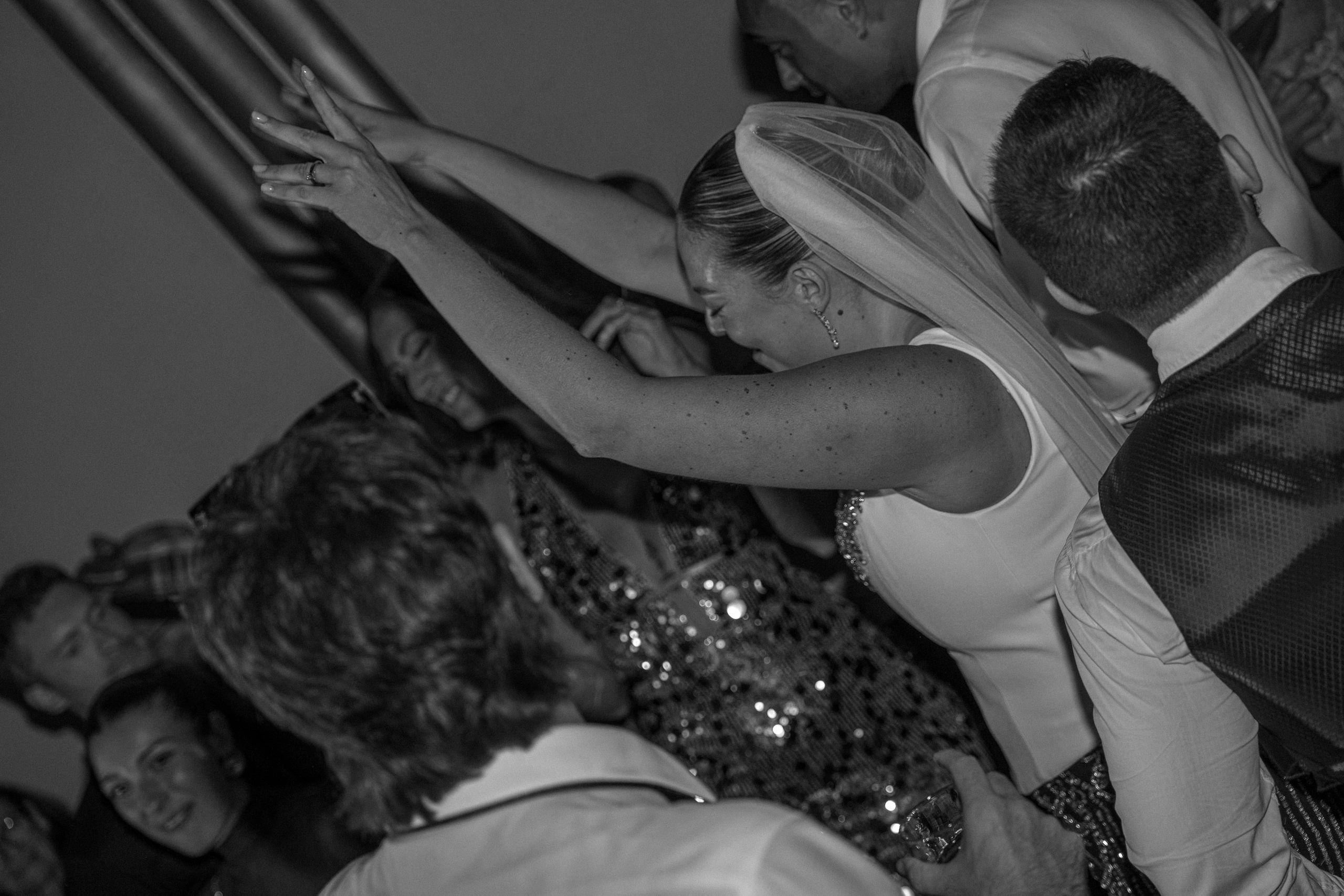 Full wedding gallery - 14h de couverture. Lucy Hubert — Photographe de mariage à Paris et en France