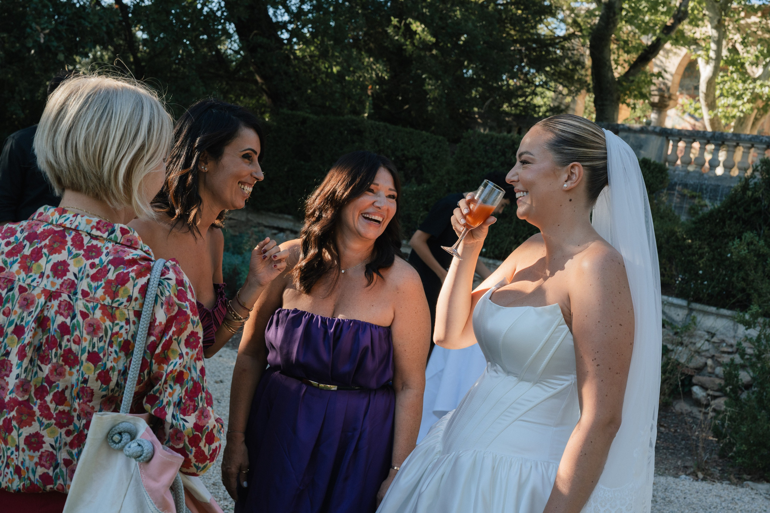 Full wedding gallery - 14h de couverture. Lucy Hubert — Photographe de mariage à Paris et en France