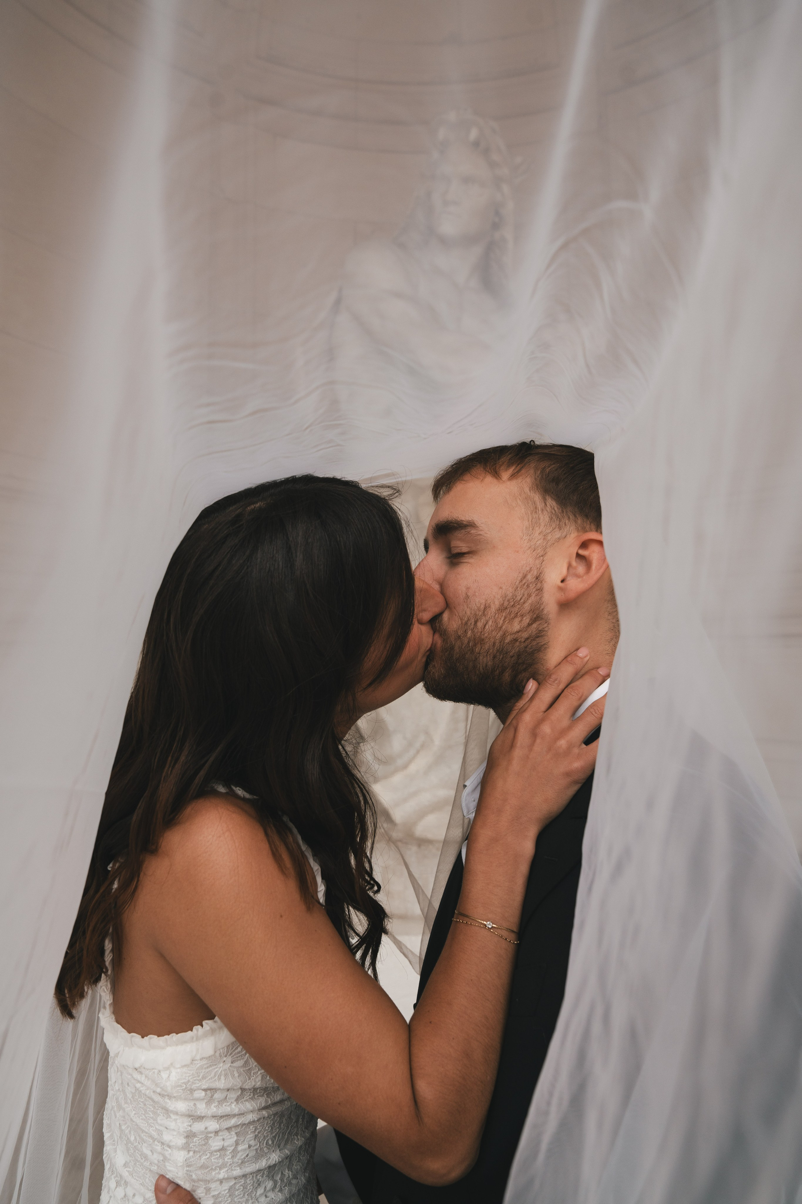 Pré-engagement à Paris. Lucy Hubert — Photographe de mariage à Paris et en France