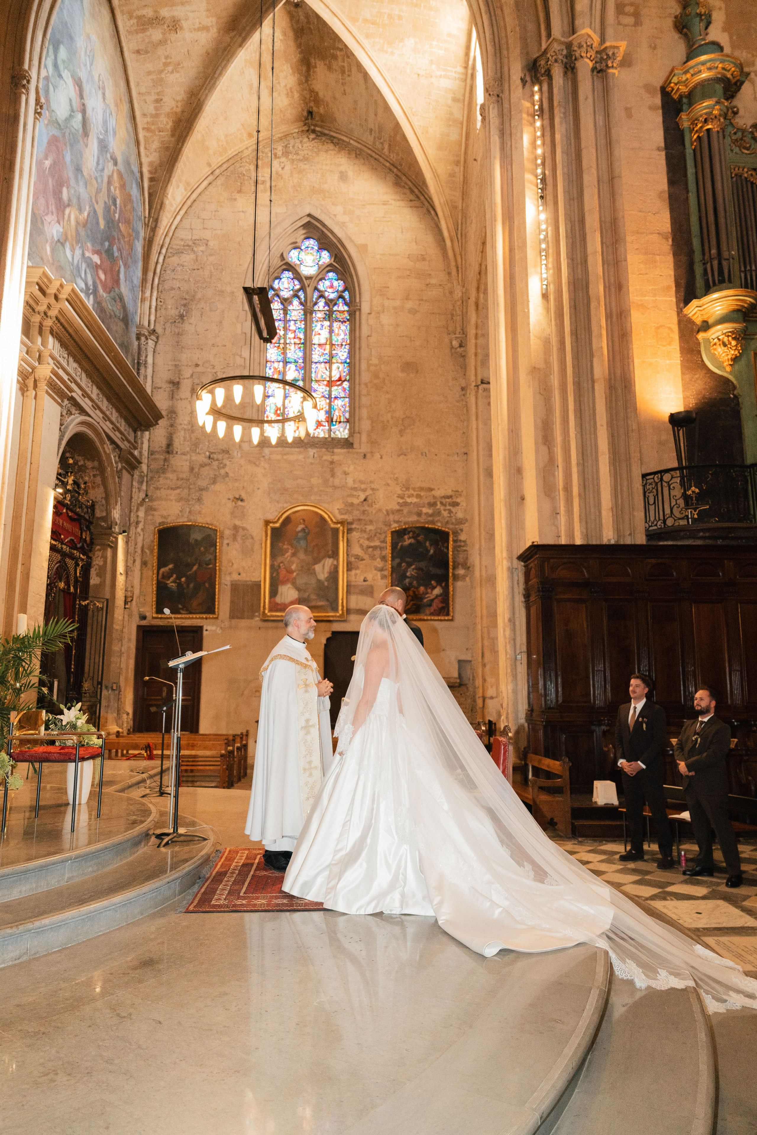 Full wedding gallery - 14h de couverture. Lucy Hubert — Photographe de mariage à Paris et en France