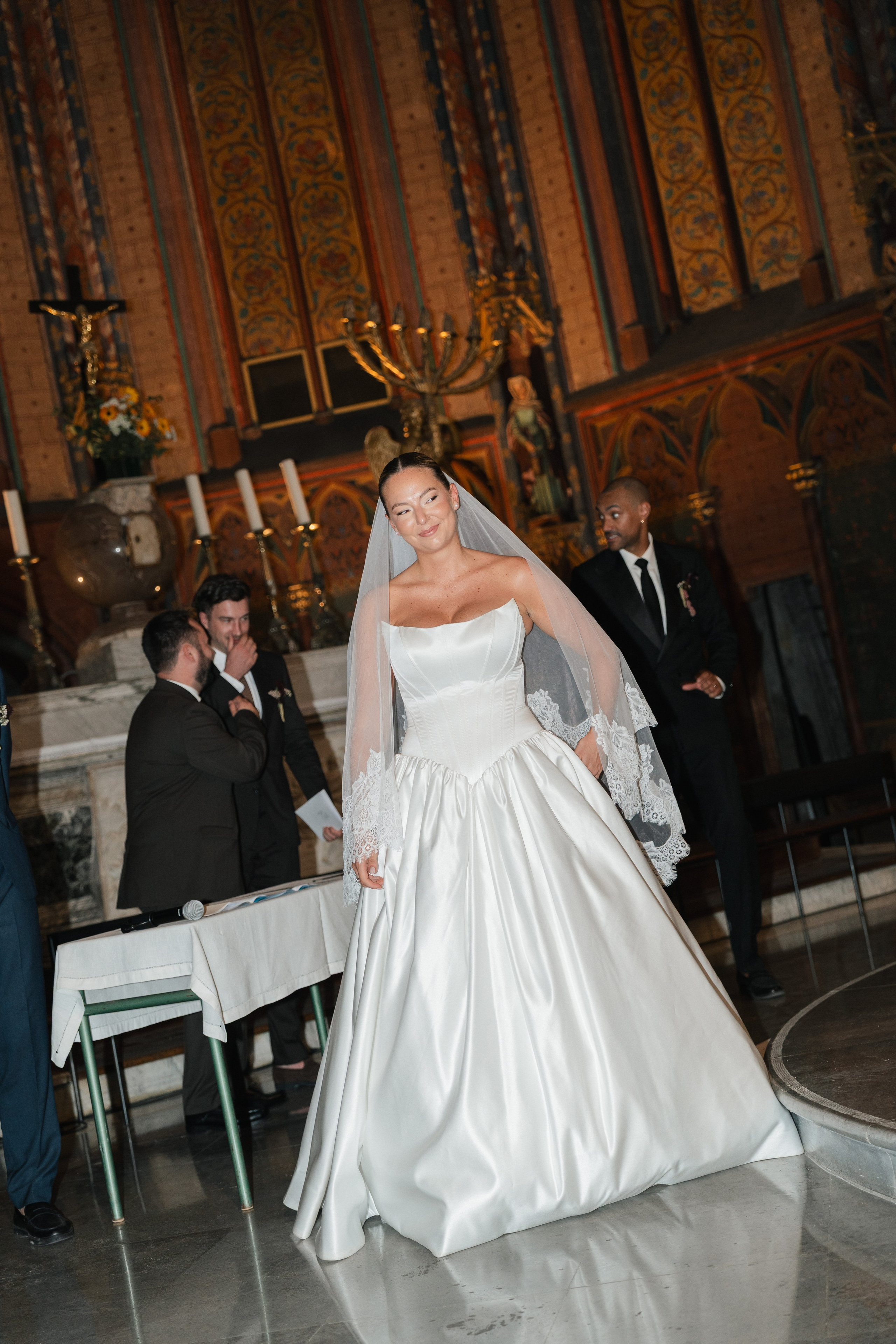 Full wedding gallery - 14h de couverture. Lucy Hubert — Photographe de mariage à Paris et en France
