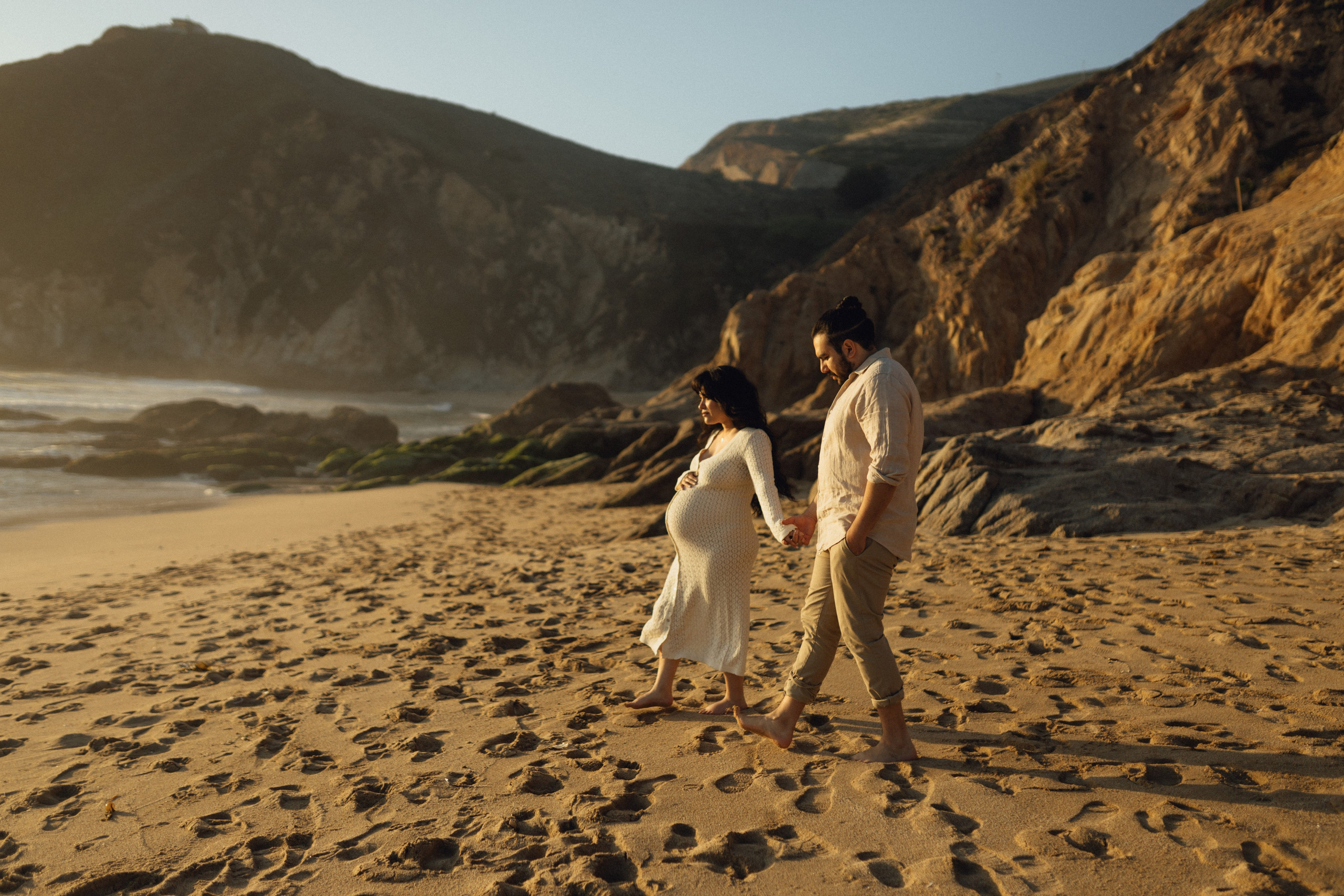 Gray Whale Cove State Beach Maternity Photo Session. Maternity, newborn photographer in the Bay Area|Iryna Rakivnenko