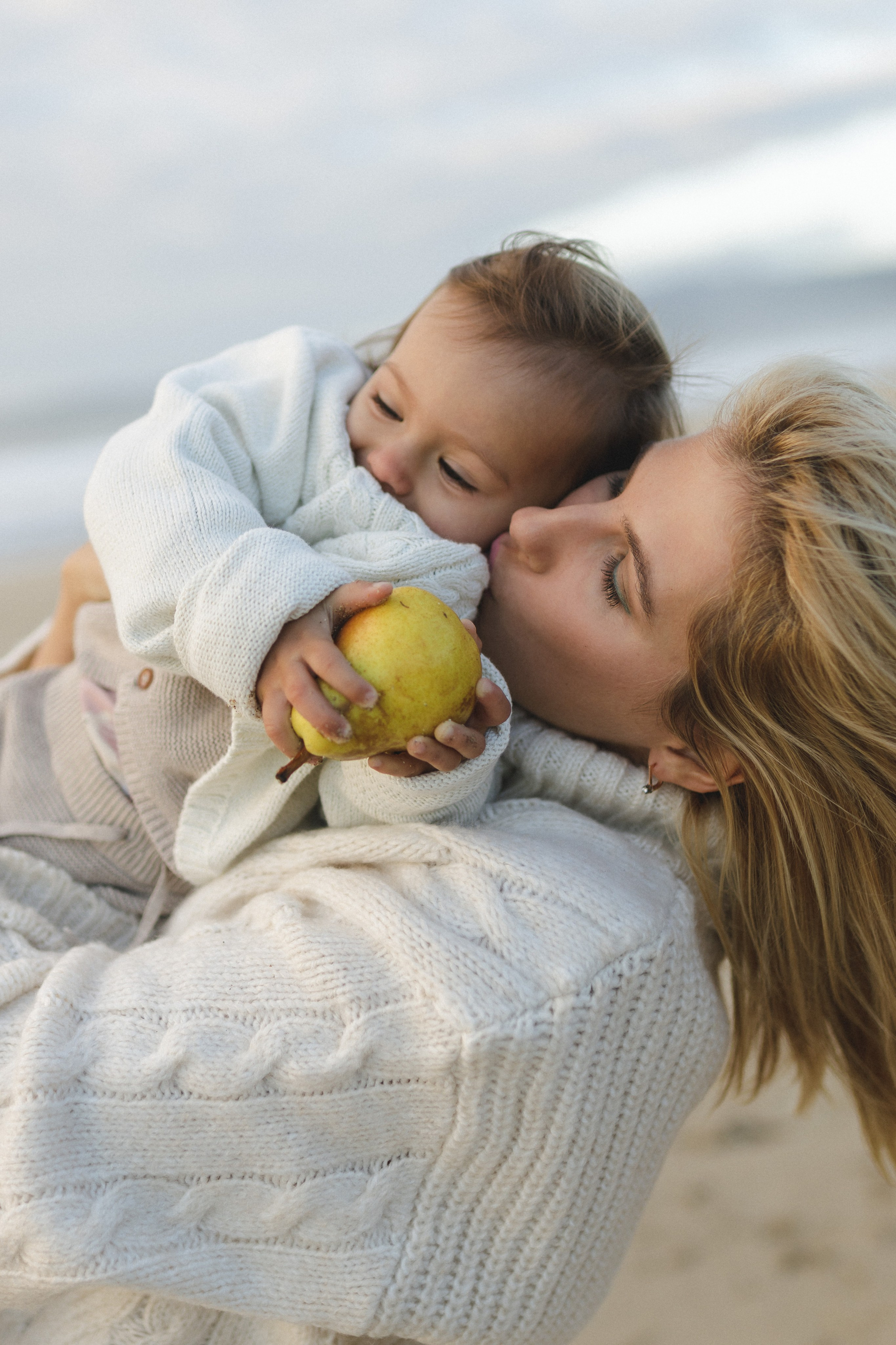 Wild Beauty on the Californian Beach. Maternity, newborn photographer in the Bay Area|Iryna Rakivnenko