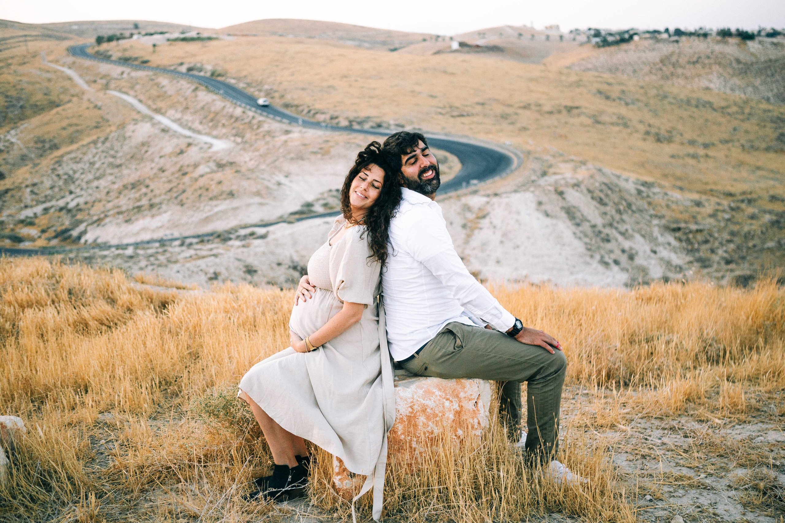 PREGNANT PHOTOSESSION IN THE DESERT. PHOTOGRAPHER IN ISRAEL