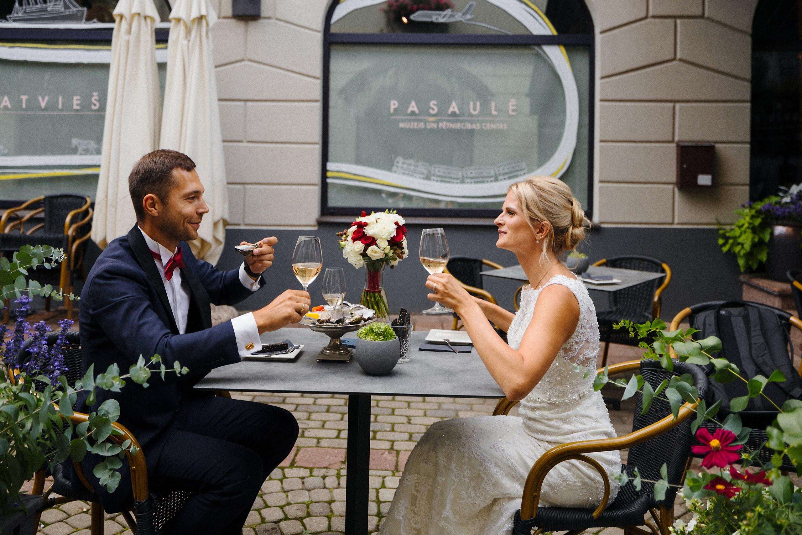 Юбилей свадьбы — 10 лет вместе, Porsche, страсть и стильная фотосессия в Риге. Евгений Тимофеев | Свадебный и контент-фотограф и видеограф в Риге
