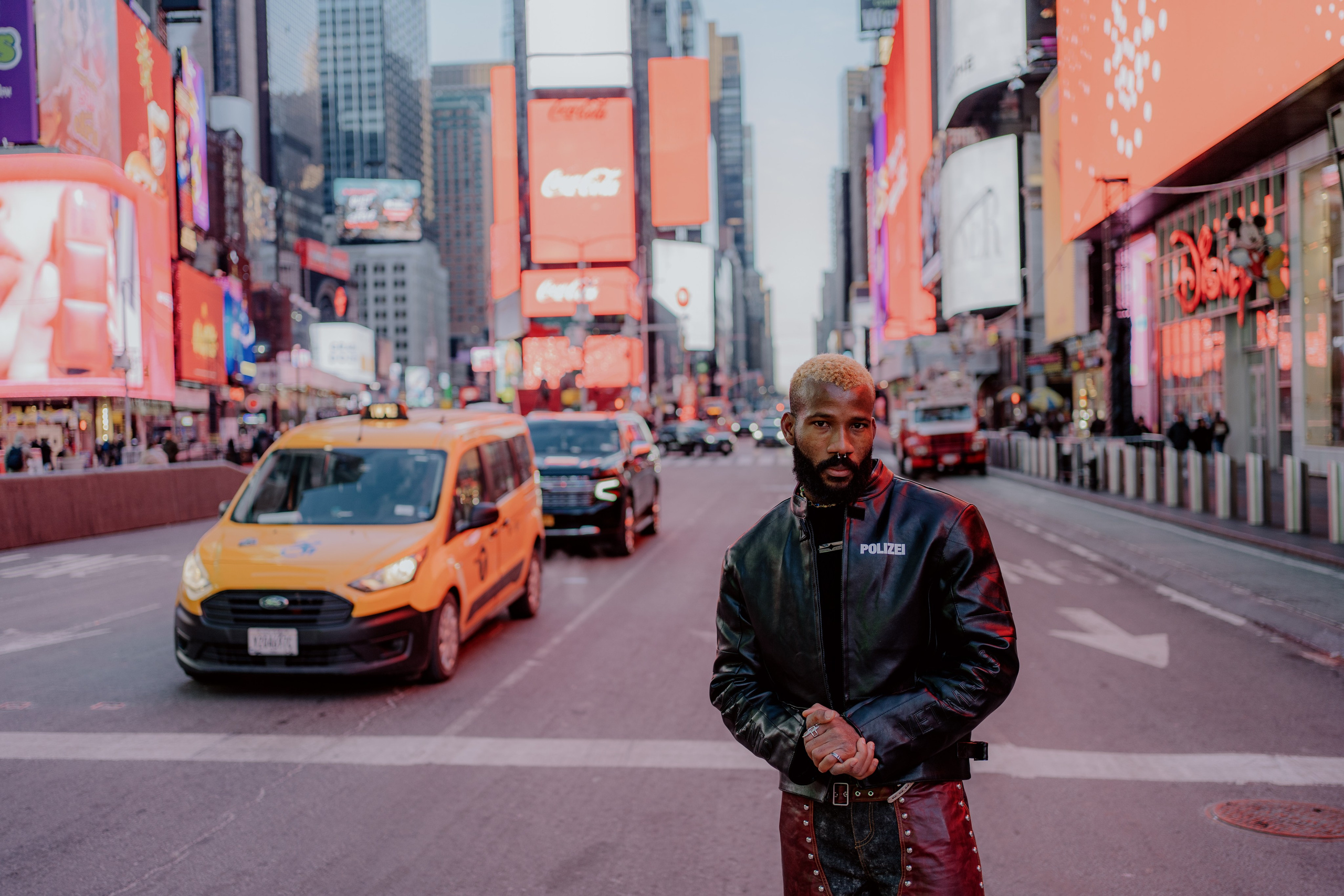 Times Square and 5th avenue. Videographer and photographer in New York // MAKAROV.VIDEO
