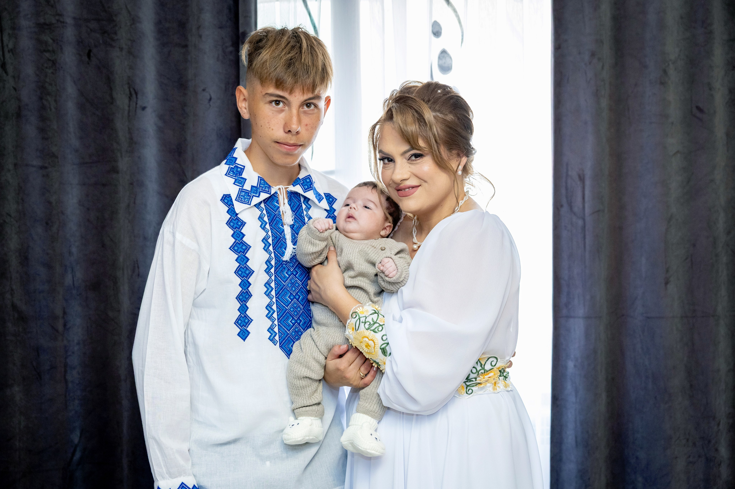 Andrei Sebastian. Moments By Gub