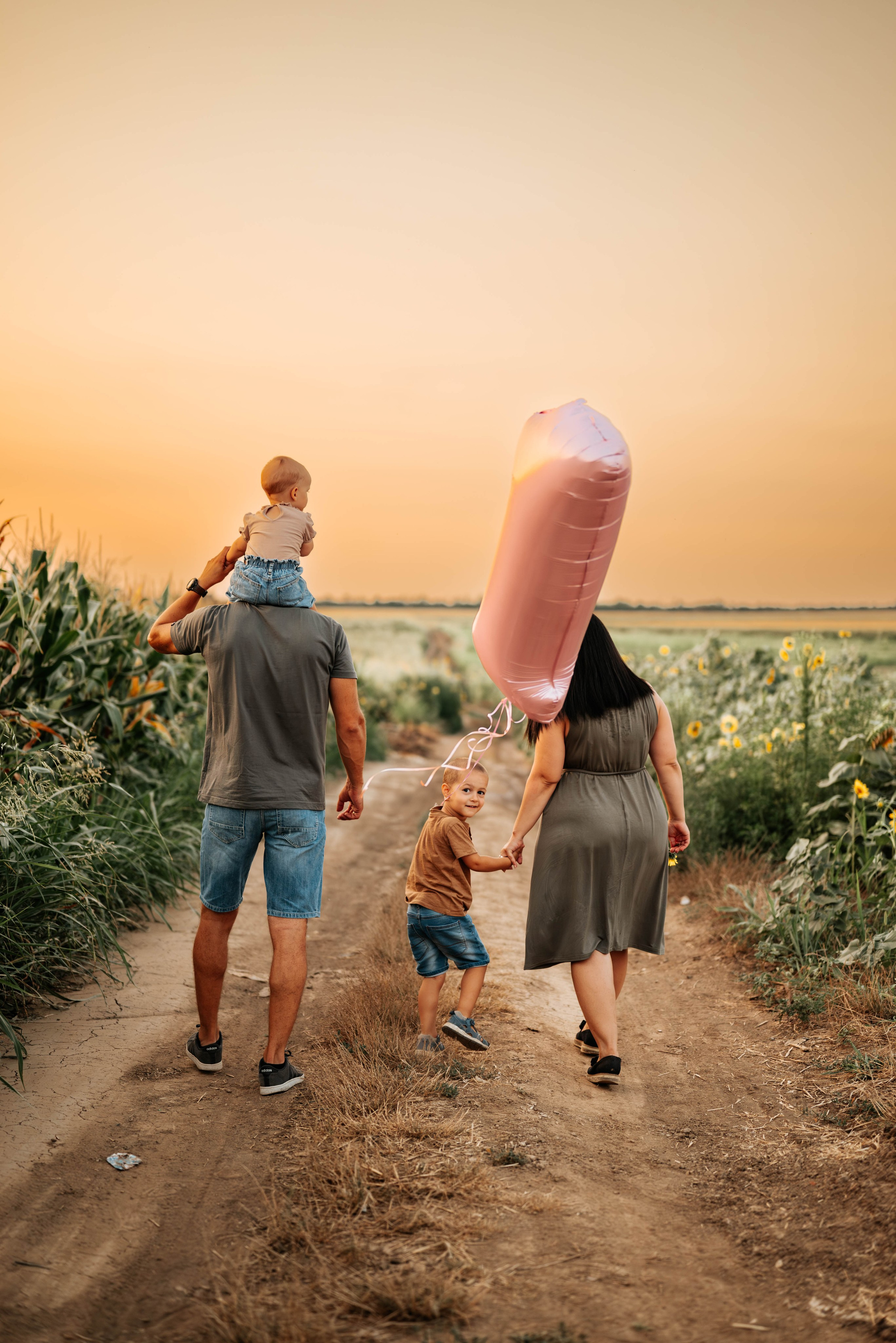Bojana, Marko, Luka i Anika - porodično fotografisanje. Dečiji i porodični fotograf