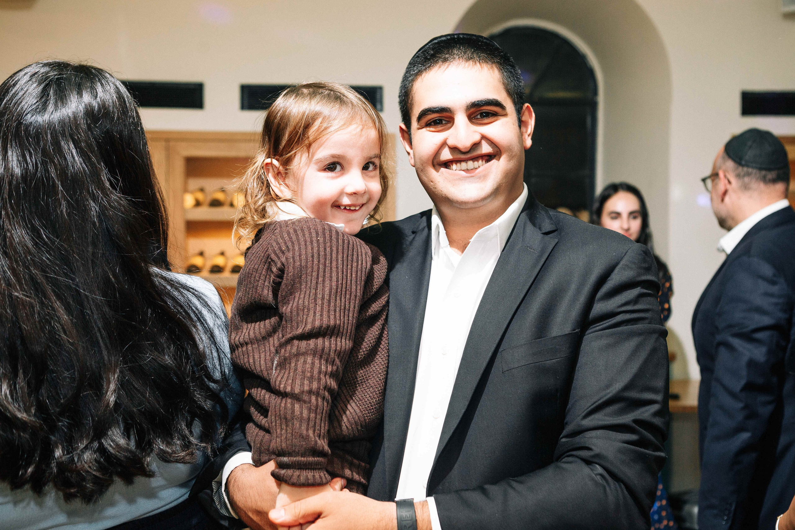 PARTY IN A RESTAURANT WITH THE WHOLE FAMILY. Https://shi-photo.com/