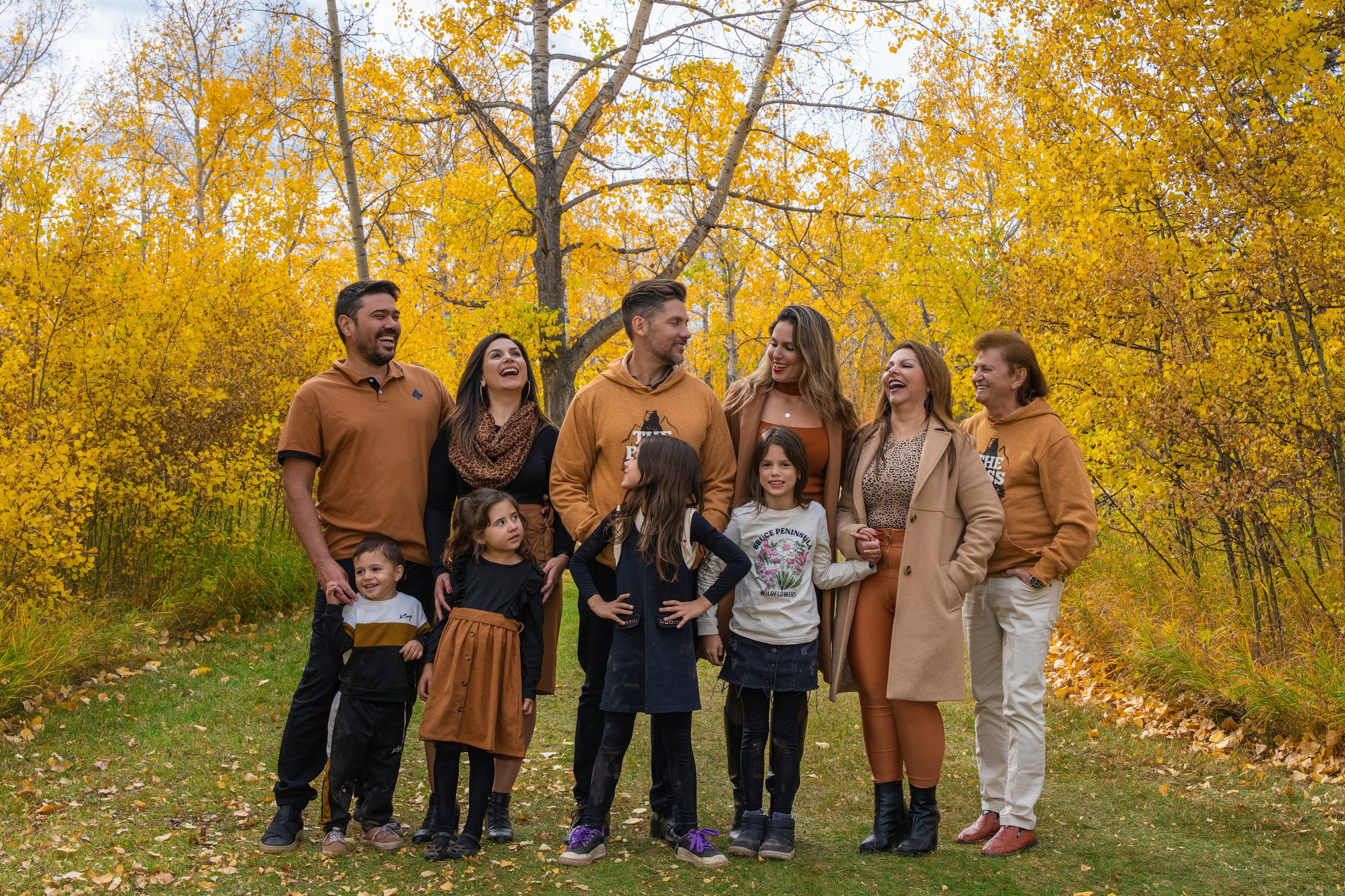Ariana’s Family. Carlos Lima Photography — Photographer in Calgary