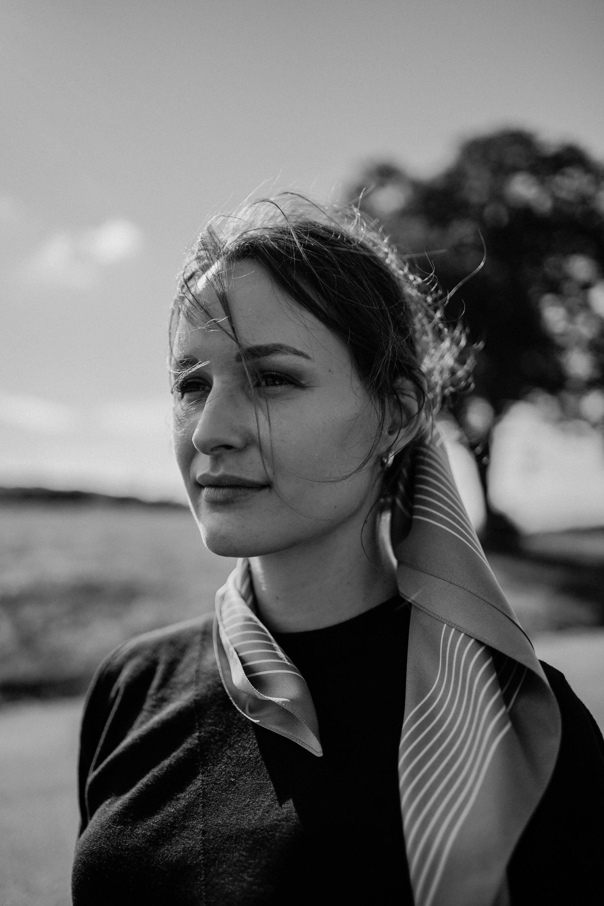 “Summer mood”. Editorial for https://preri.com/. Julia Pelikánová | Portrait and content photographer in Prague