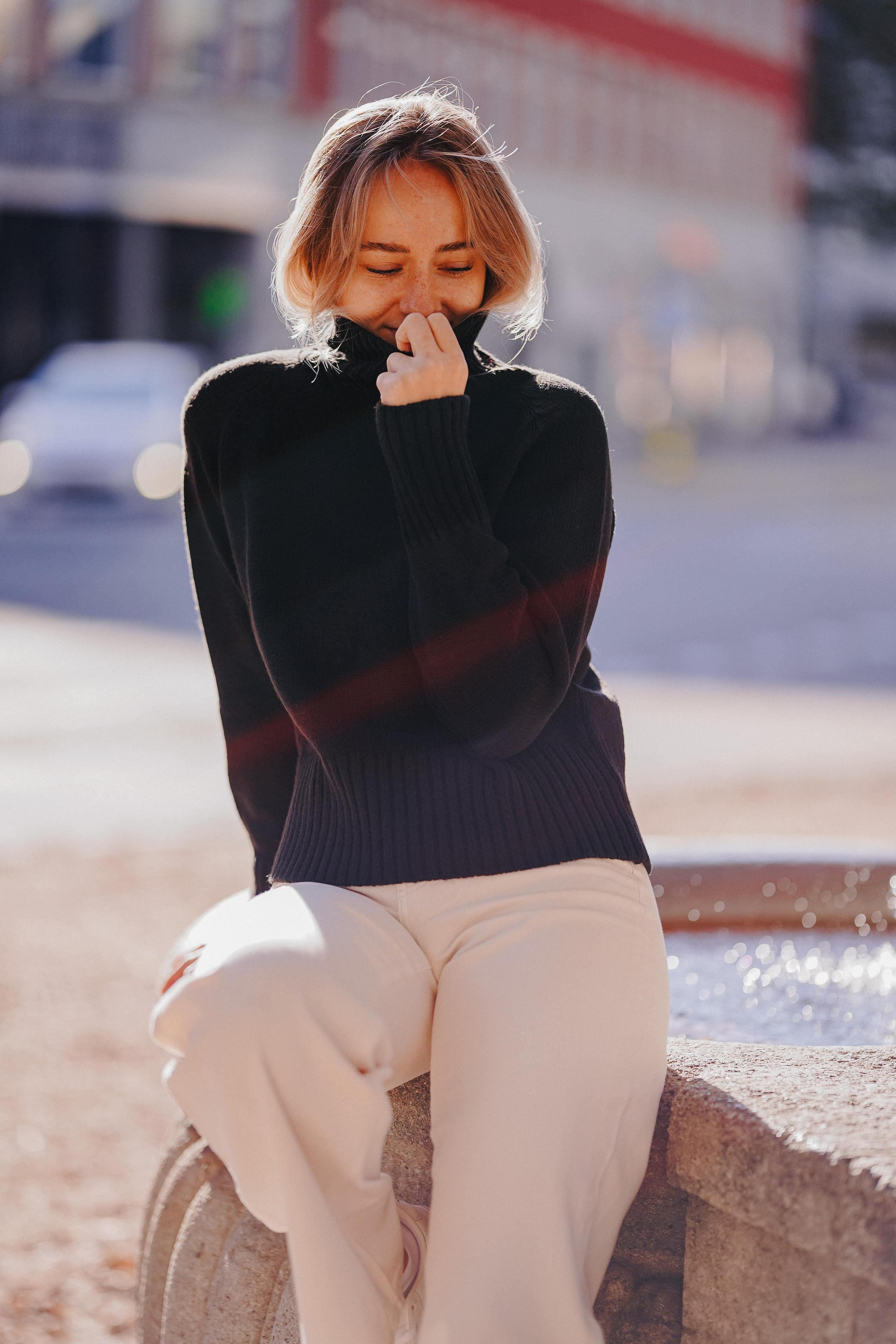 “In the town”. Editorial for https://preri.com/. Julia Pelikánová | Portrait and content photographer in Prague