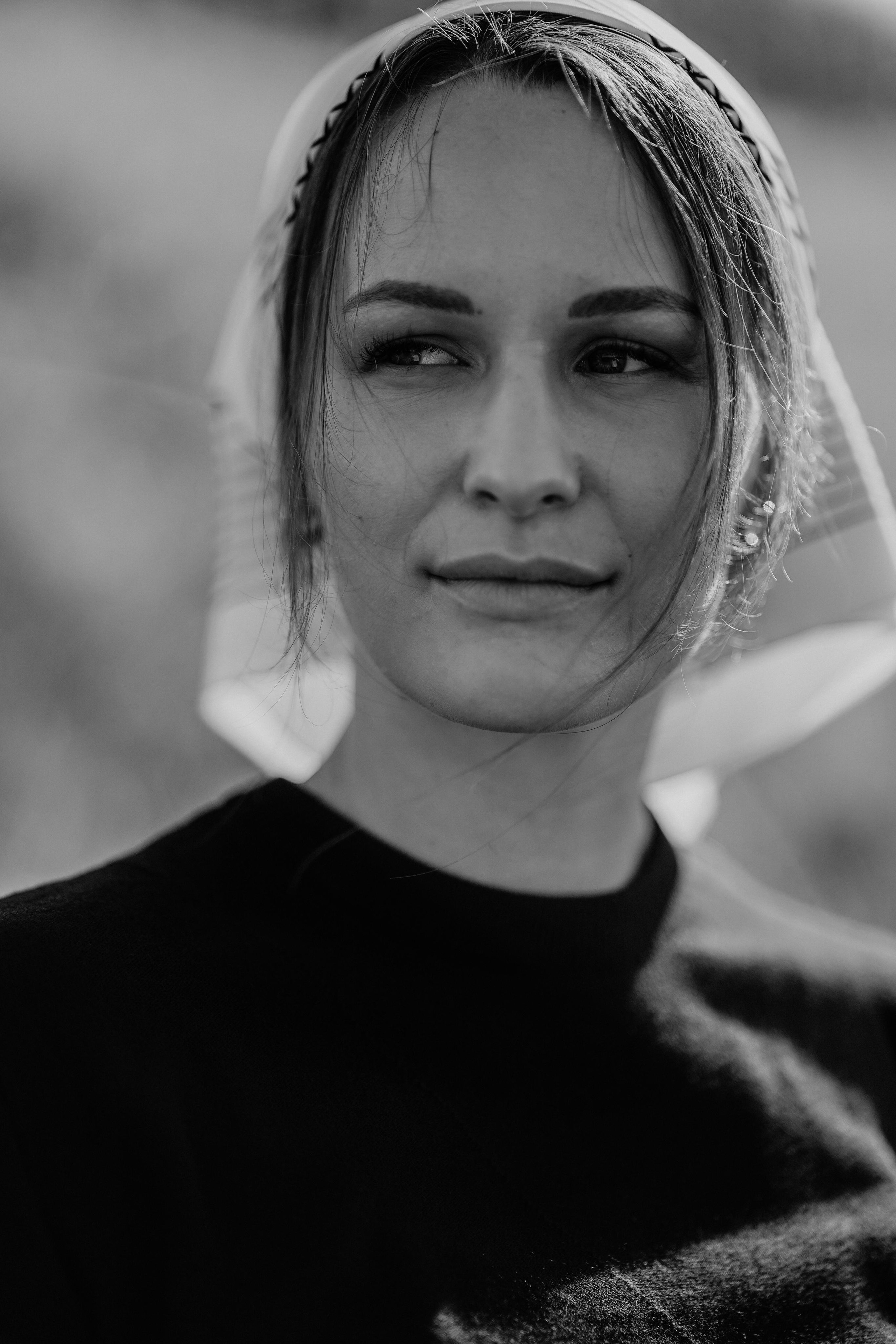 “Summer mood”. Editorial for https://preri.com/. Julia Pelikánová | Portrait and content photographer in Prague