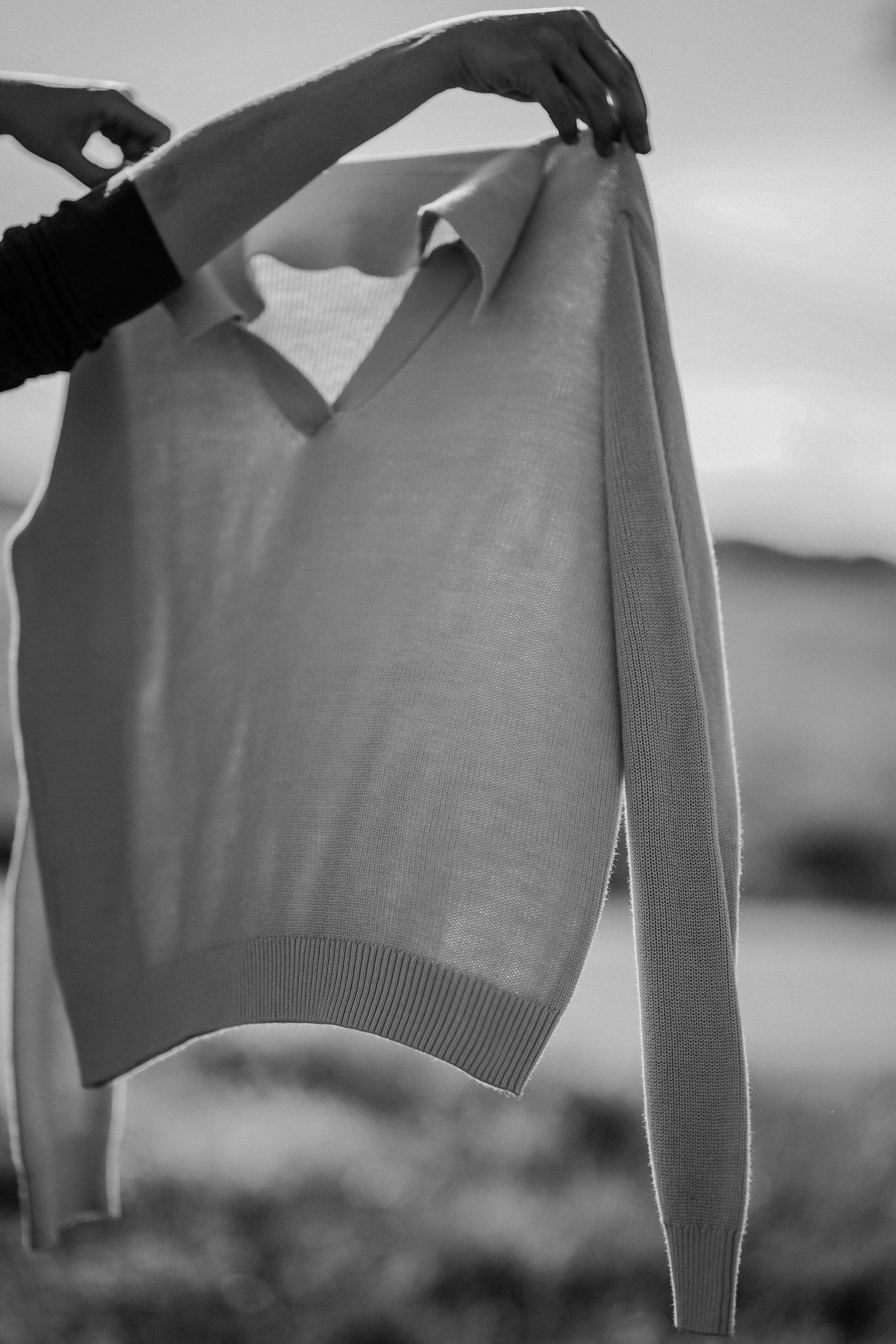 Product pictures for “Preri” organic fashion brand. Julia Pelikánová | Portrait and content photographer in Prague