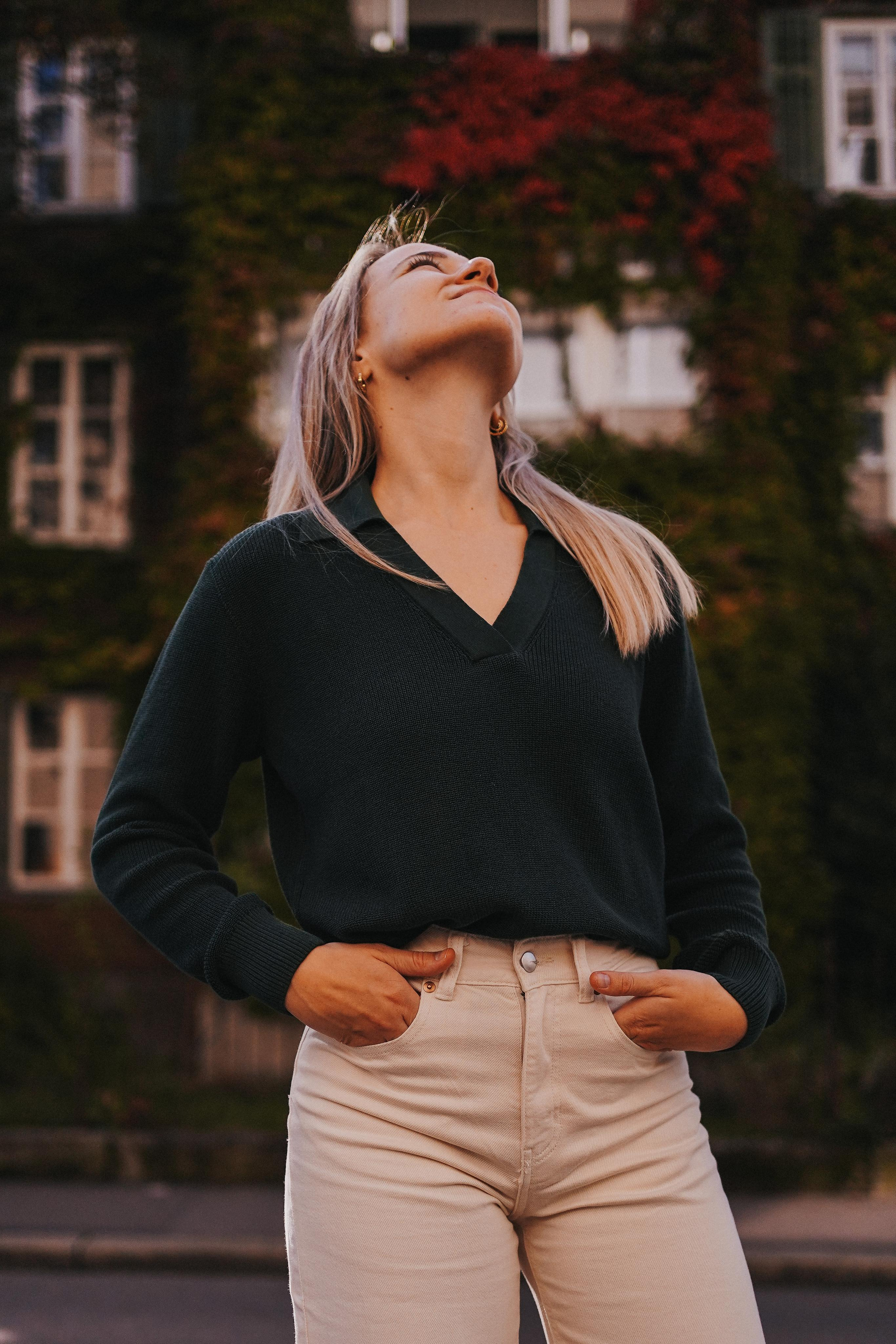 “In the town”. Editorial for https://preri.com/. Julia Pelikánová | Portrait and content photographer in Prague