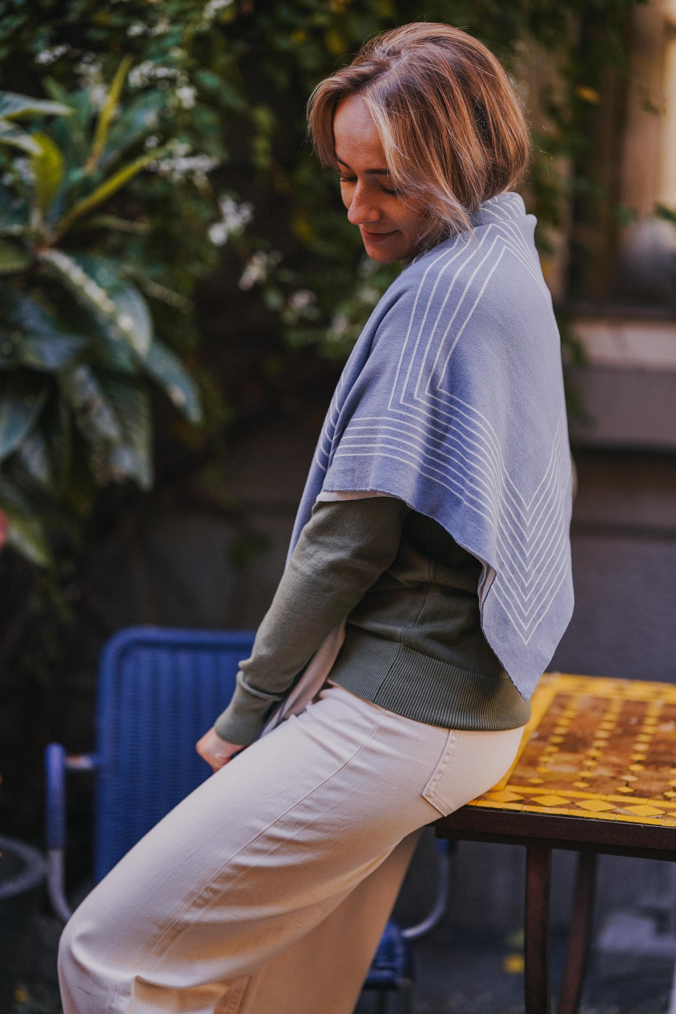 “In the town”. Editorial for https://preri.com/. Julia Pelikánová | Portrait and content photographer in Prague