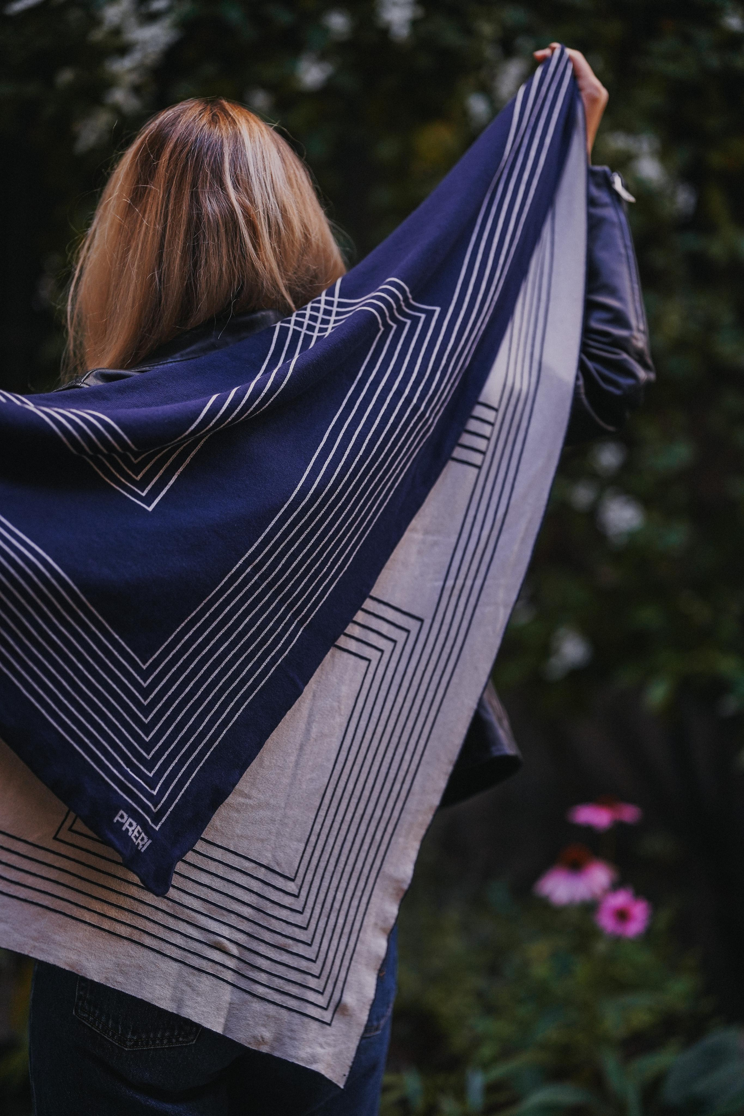 “In the town”. Editorial for https://preri.com/. Julia Pelikánová | Portrait and content photographer in Prague