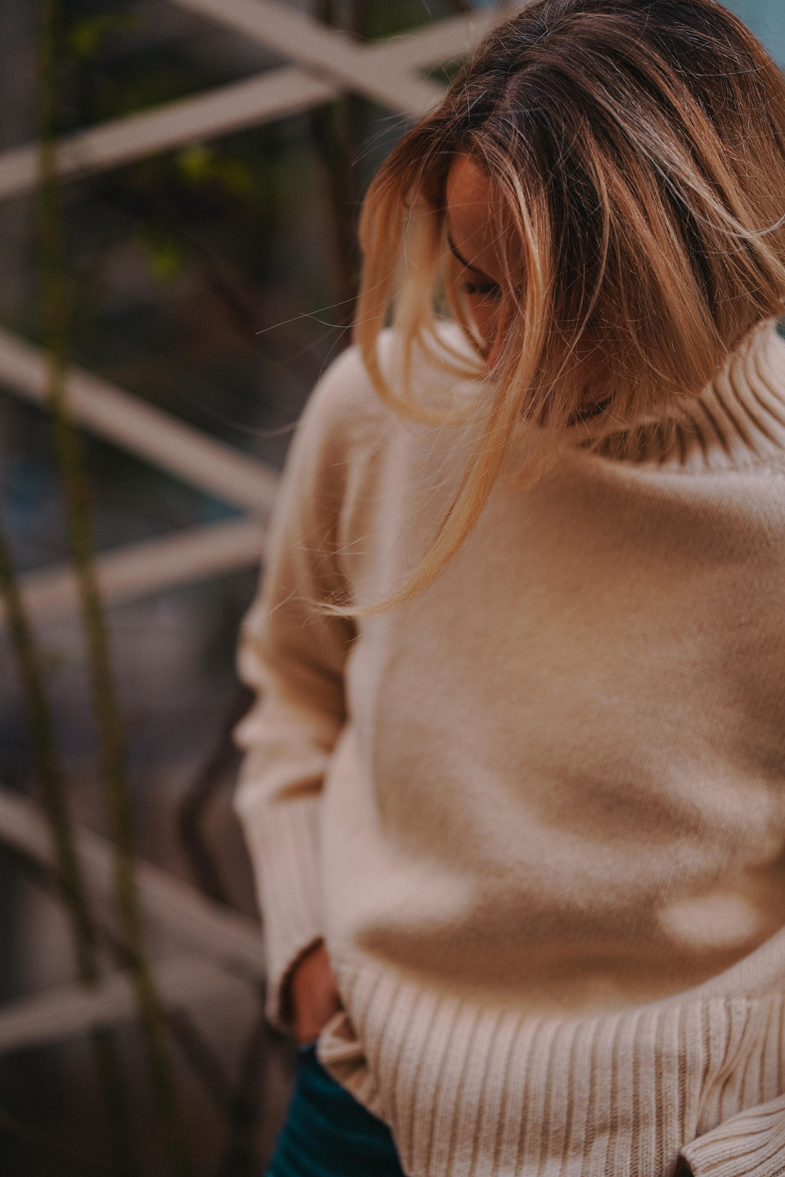 “In the town”. Editorial for https://preri.com/. Julia Pelikánová | Portrait and content photographer in Prague