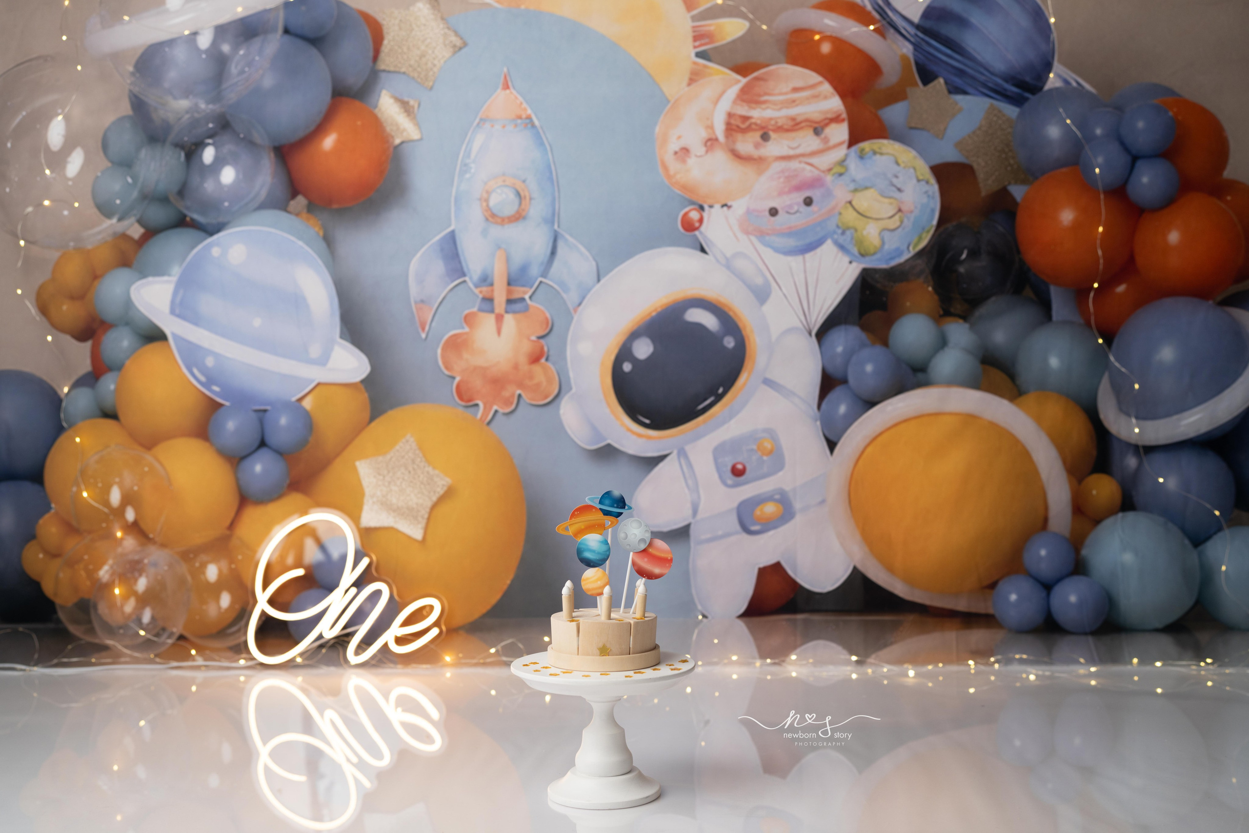 CAKE SMASH PHOTOGRAPHY. Newborn, Sitter and Cake Smash Photographer in Doha, Qatar