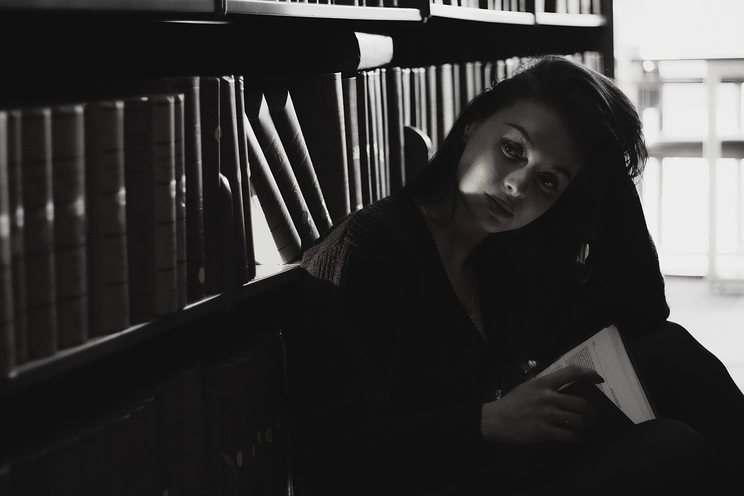 Fatima & Bookish Dreams. Yana Bobrova | Artistic Photography