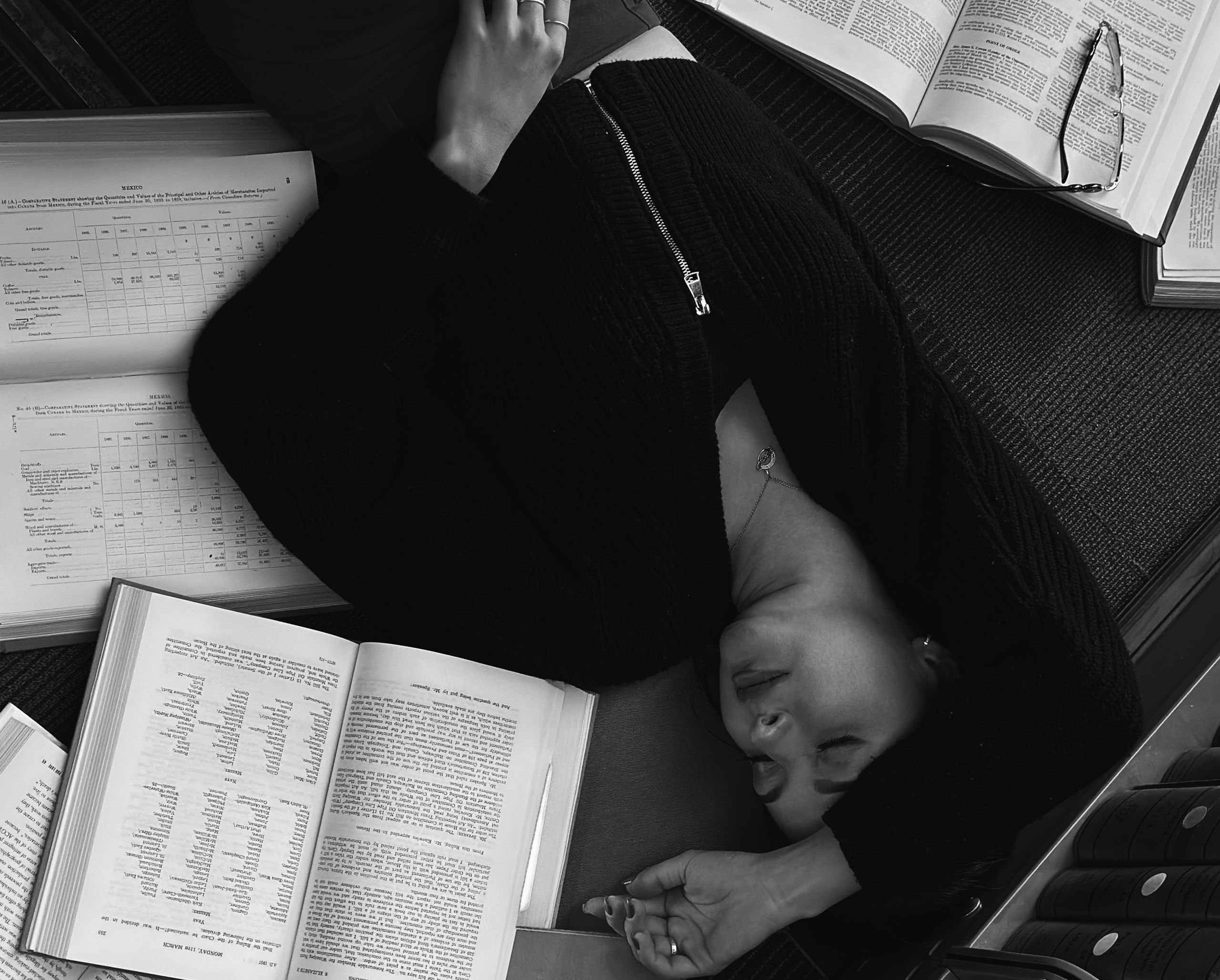 Fatima & Bookish Dreams. Yana Bobrova | Artistic Photography