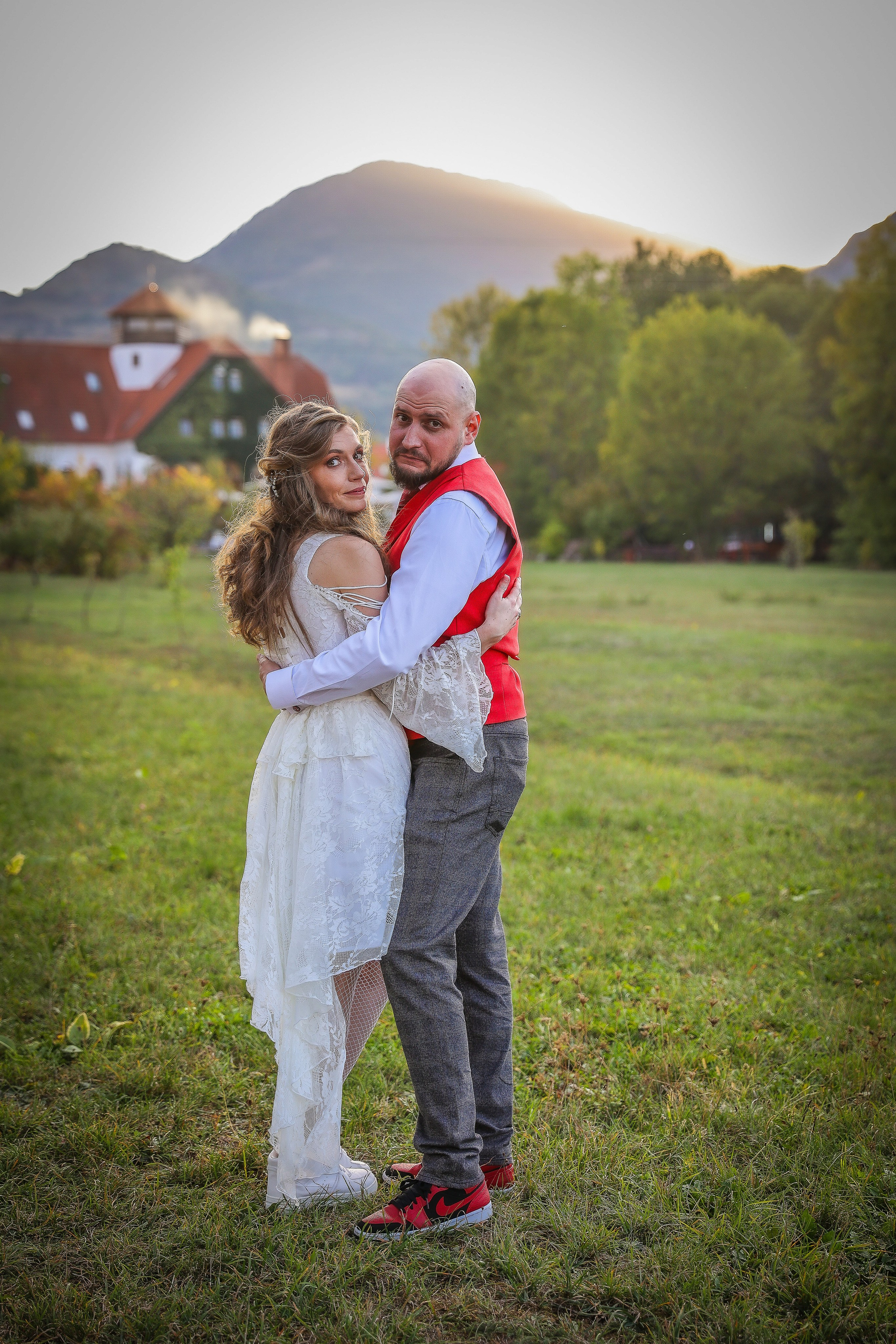 Orsi & Remus, eleganță în inima Transilvaniei. Rares Bucur is a professional wedding photographer based in Cluj-Napoca, Romania, specializing in wedding photography