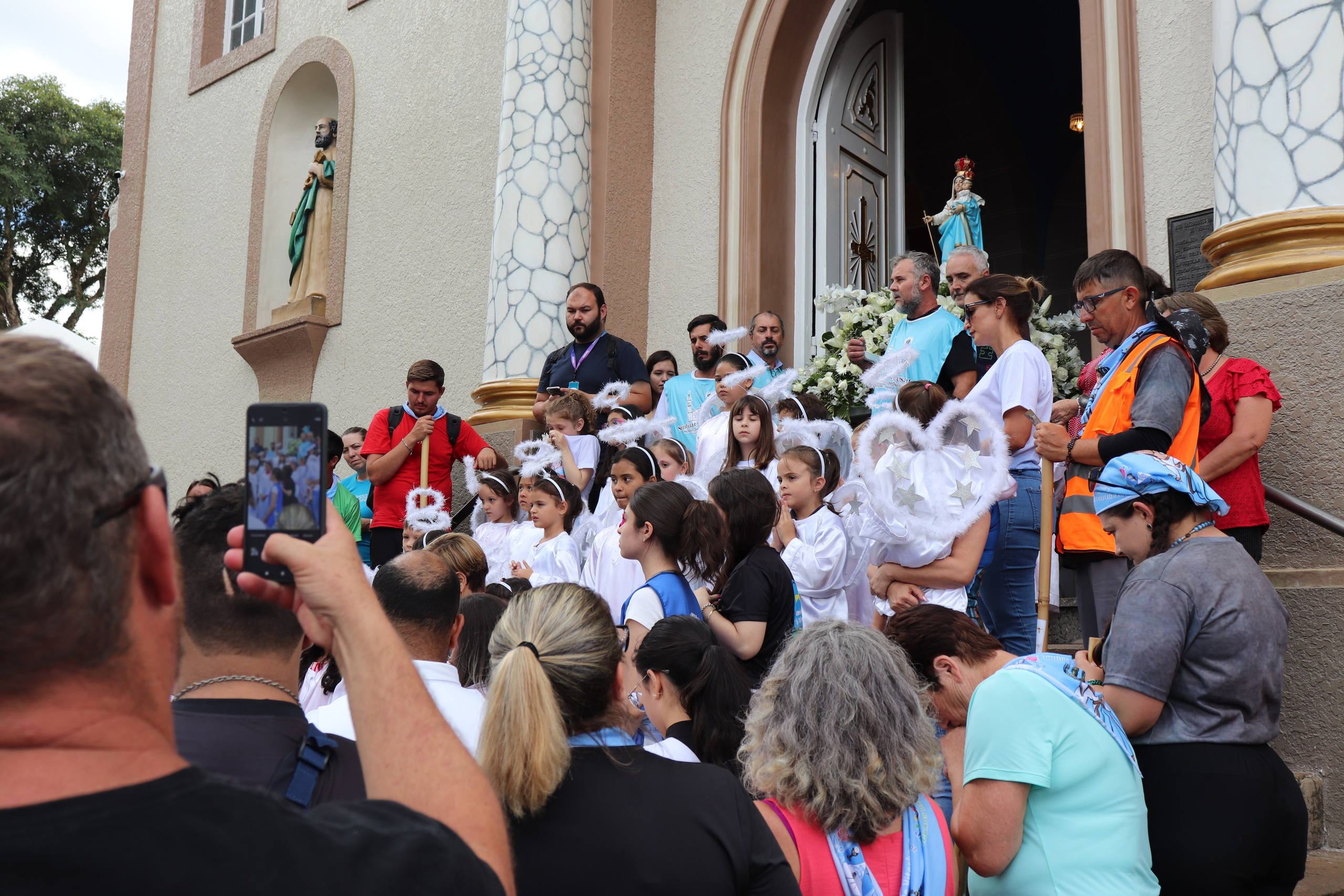 Peregrinação Nossa Senhora de Belém. Handa Produções
