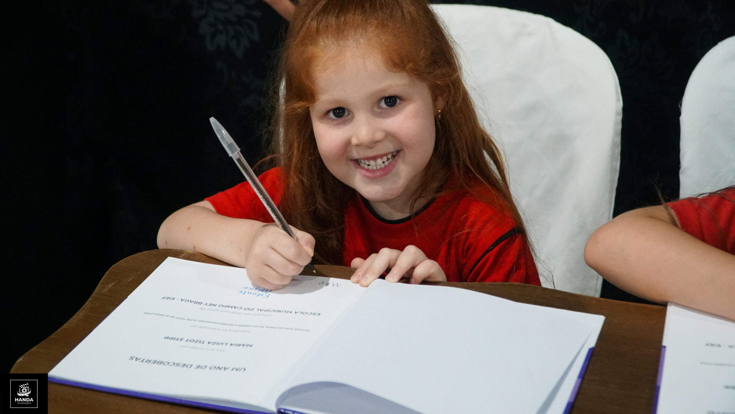 Noite autógrafos colégio Aurélio Buarque de Holanda. Handa Produções