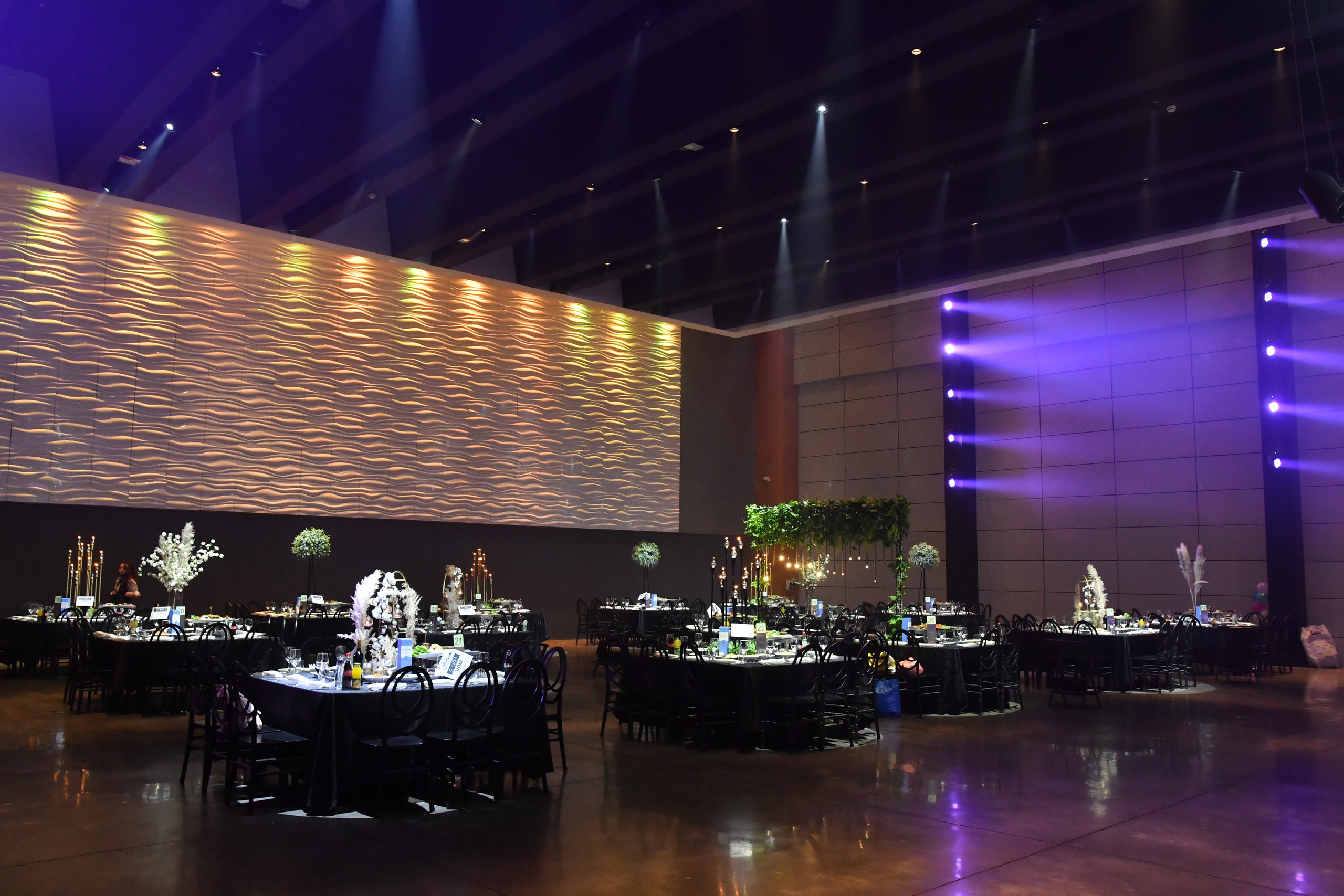 Efrat & Yosef. Wedding and events photographers Studio Shalom