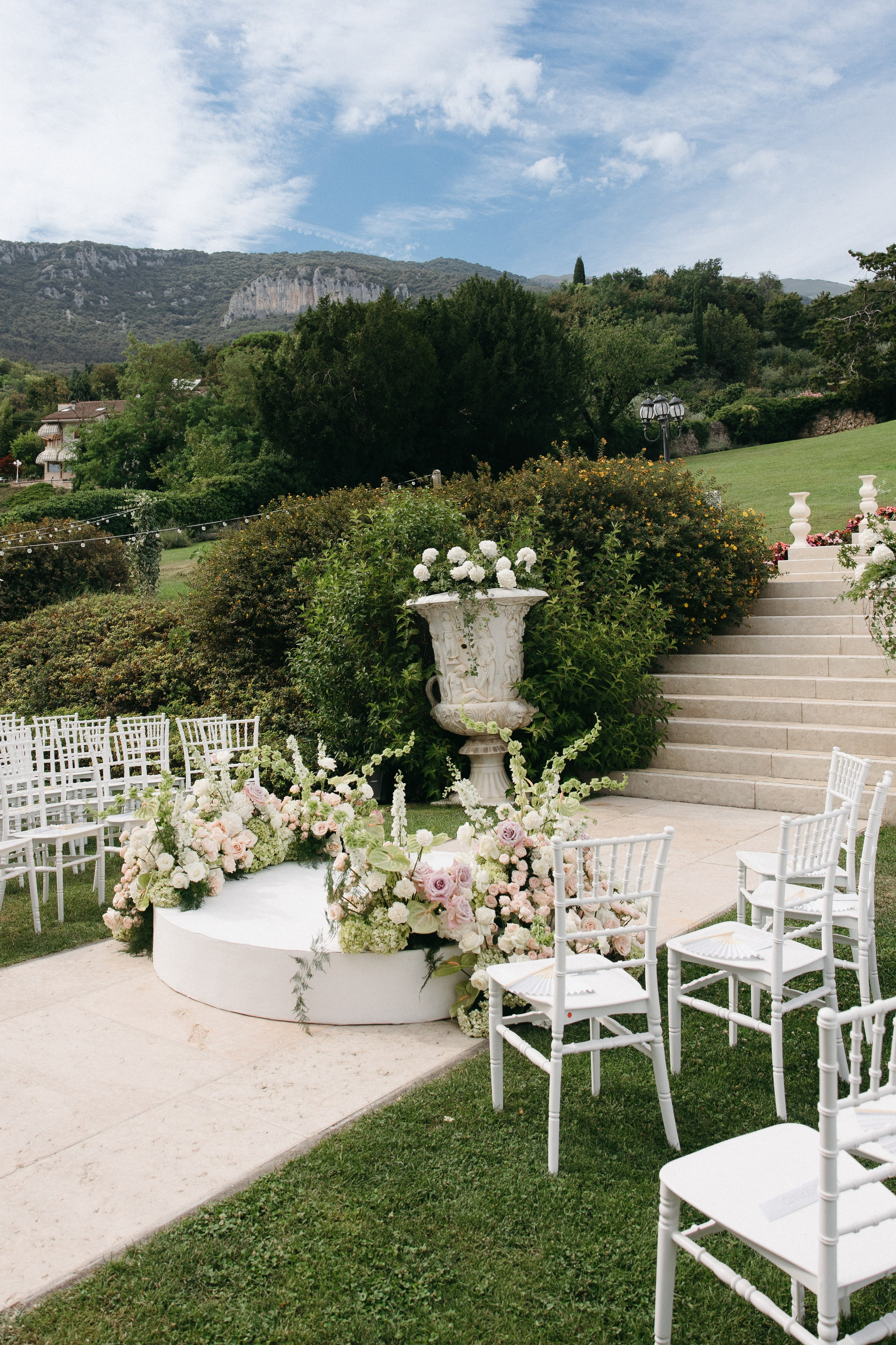 Madison & Dylan. Wedding photographer in Italy