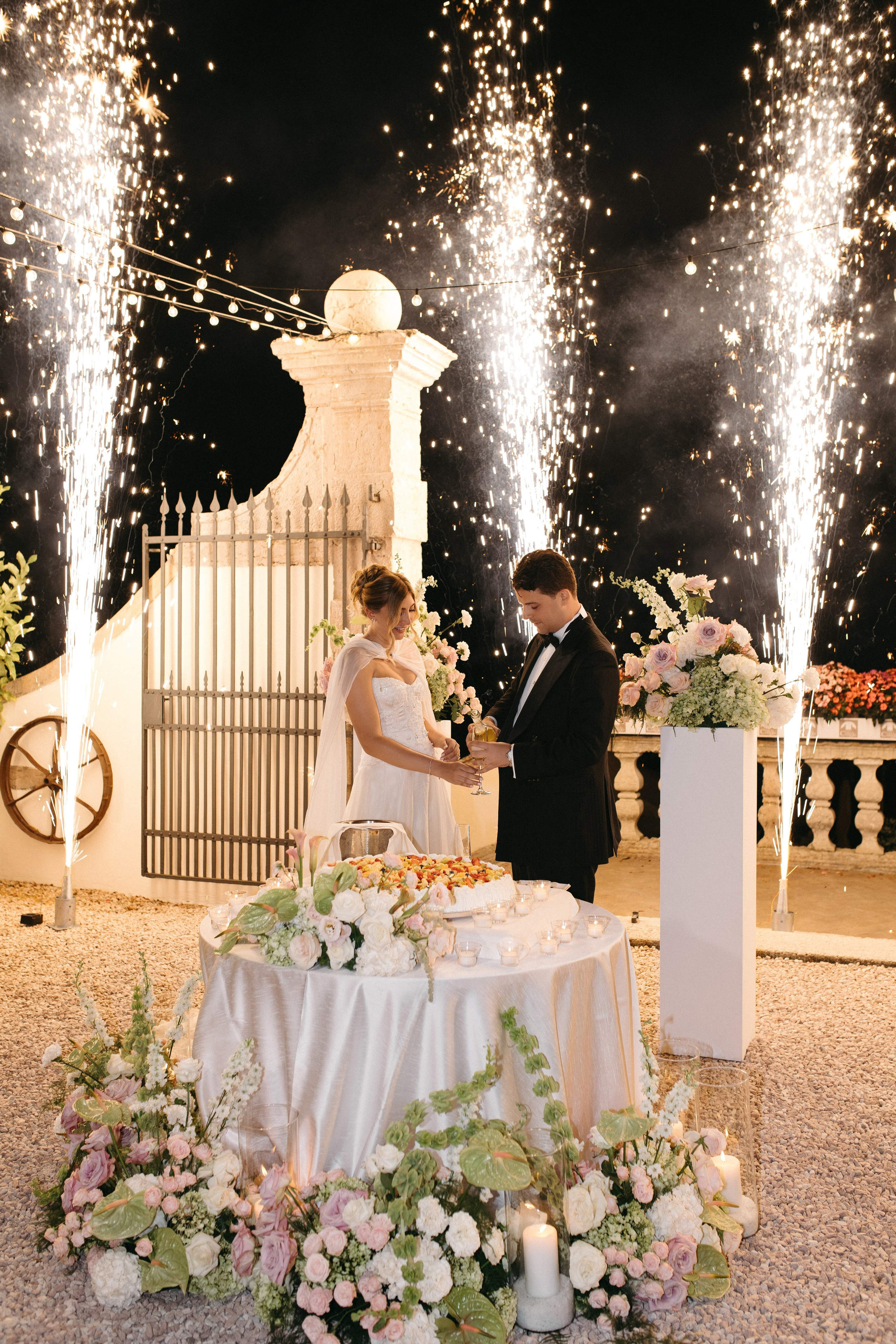 Madison & Dylan. Wedding photographer in Italy