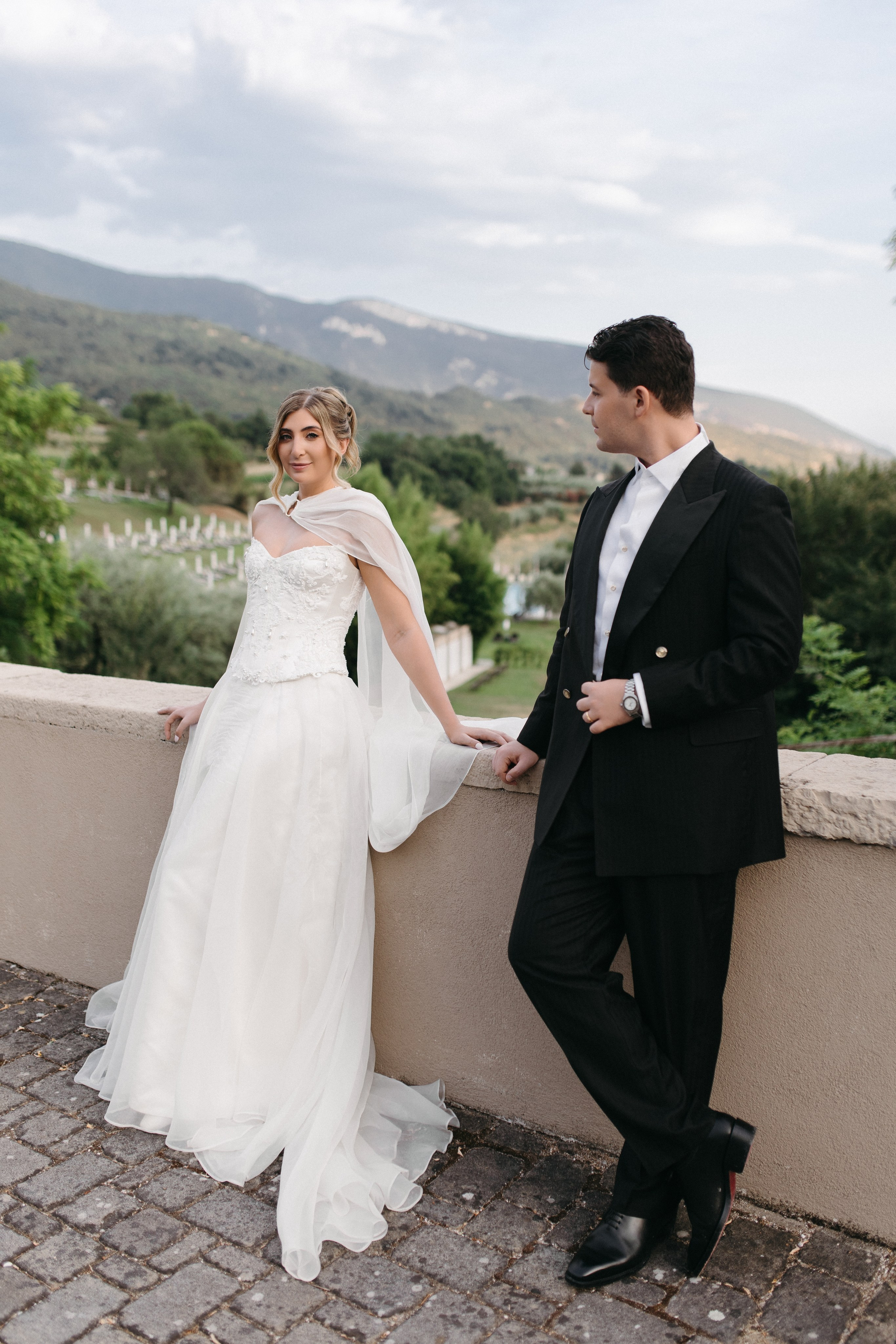 Madison & Dylan. Wedding photographer in Italy
