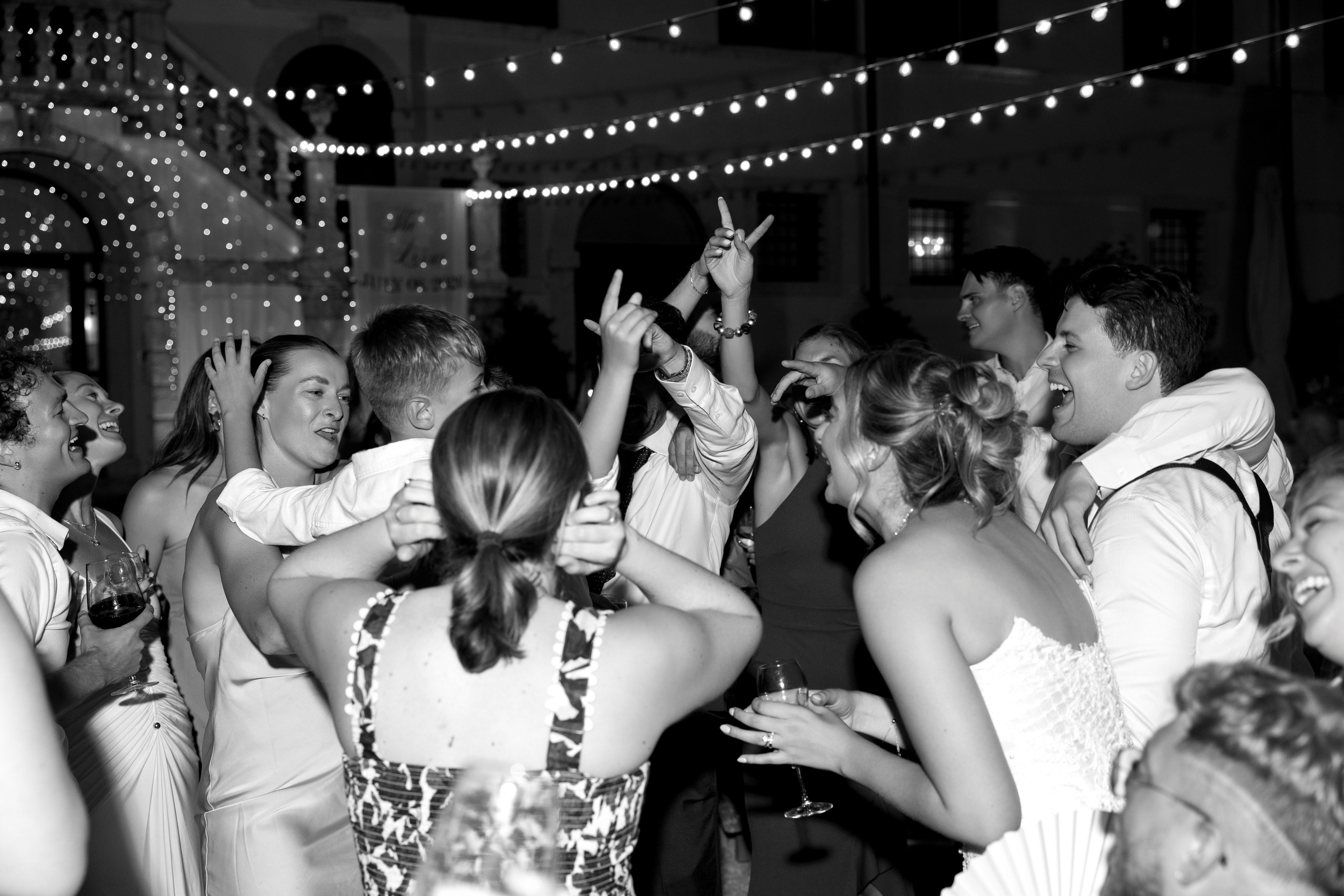 Madison & Dylan. Wedding photographer in Italy